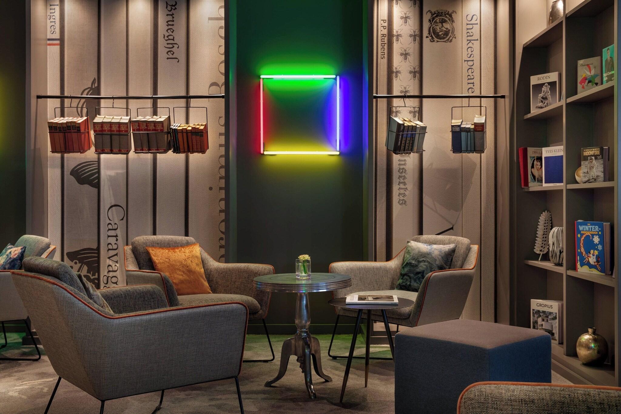 Renaissance Hamburg Hotel by null