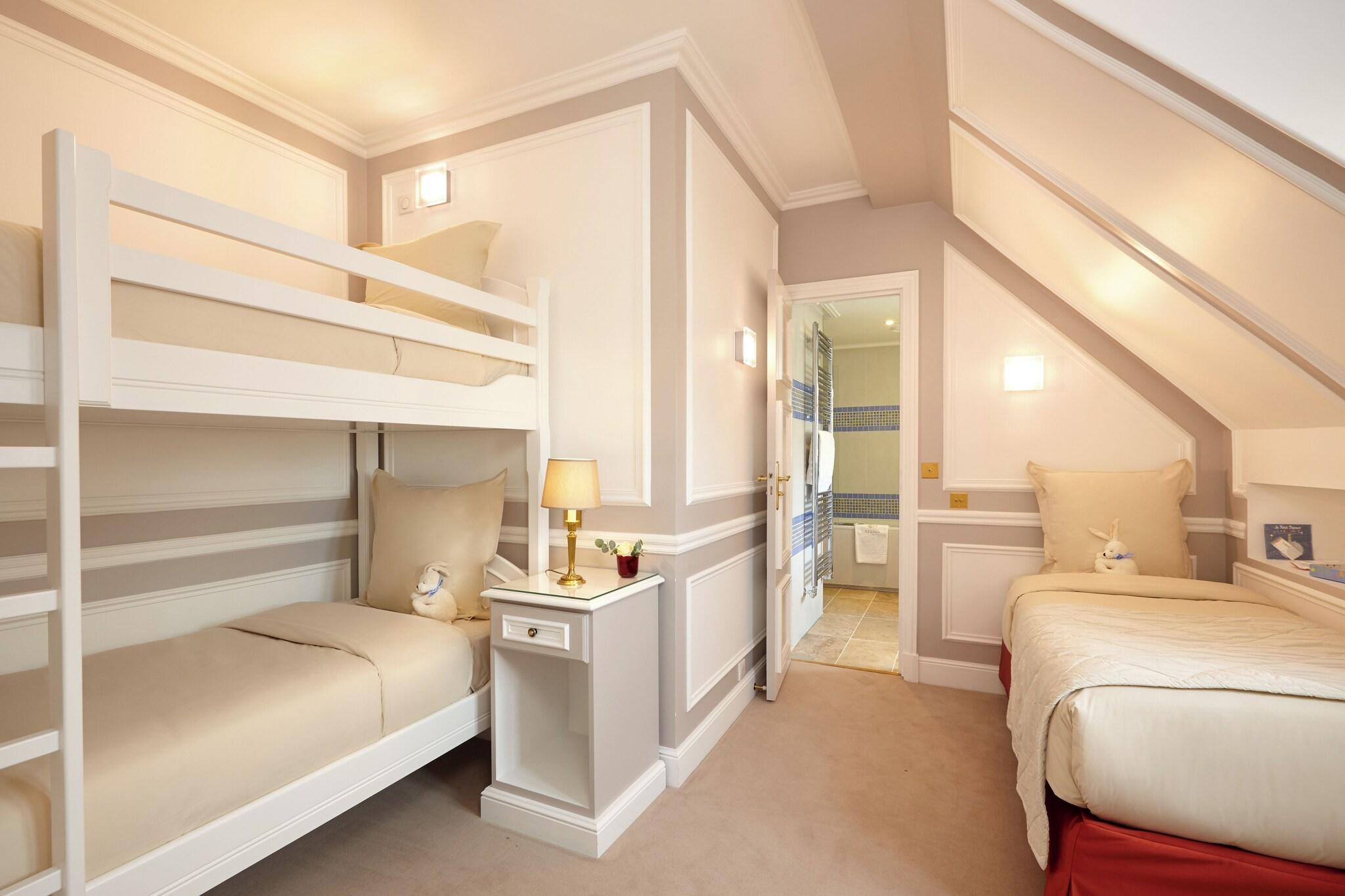 Hotel Regina Louvre by null