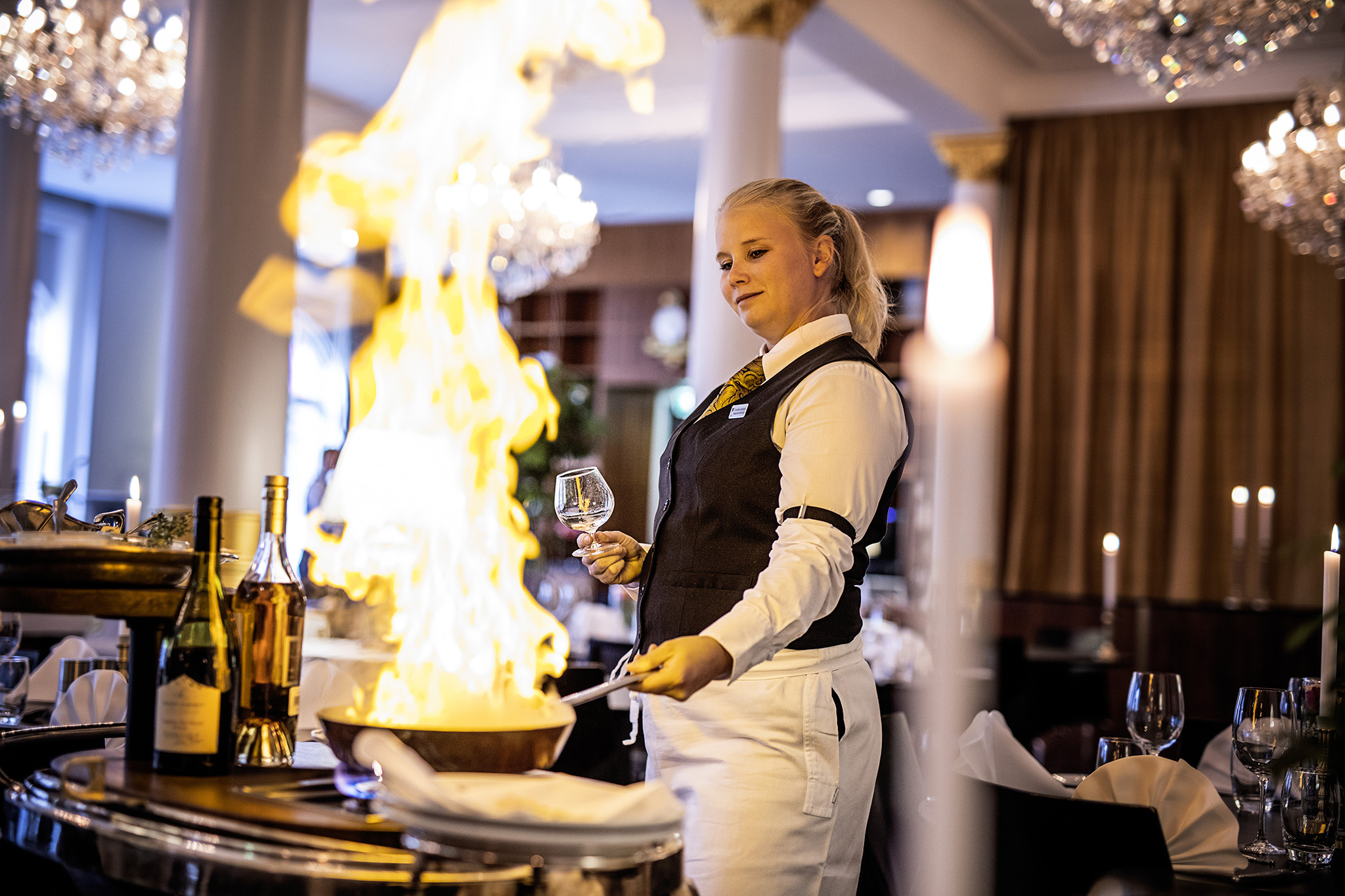 First Hotel Grand by null