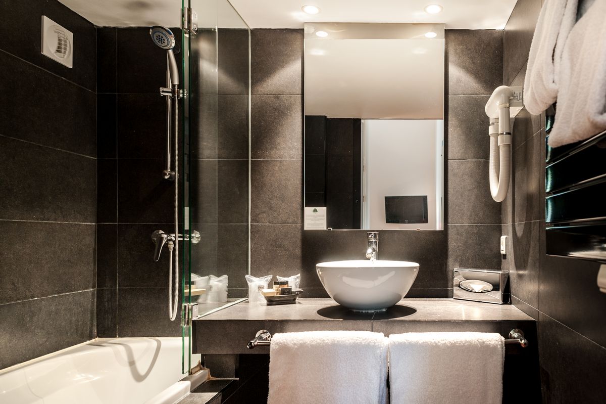 Hotel Cloitre Saint Louis by null