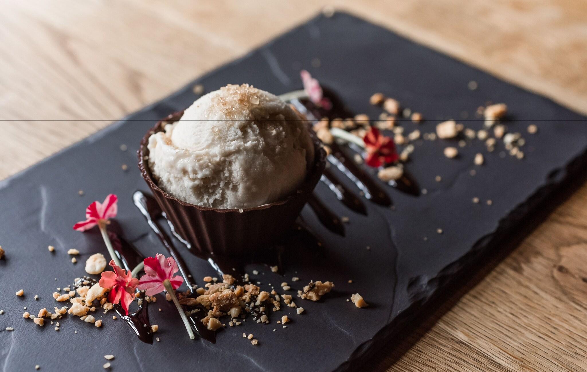 Arctic City Hotel by null