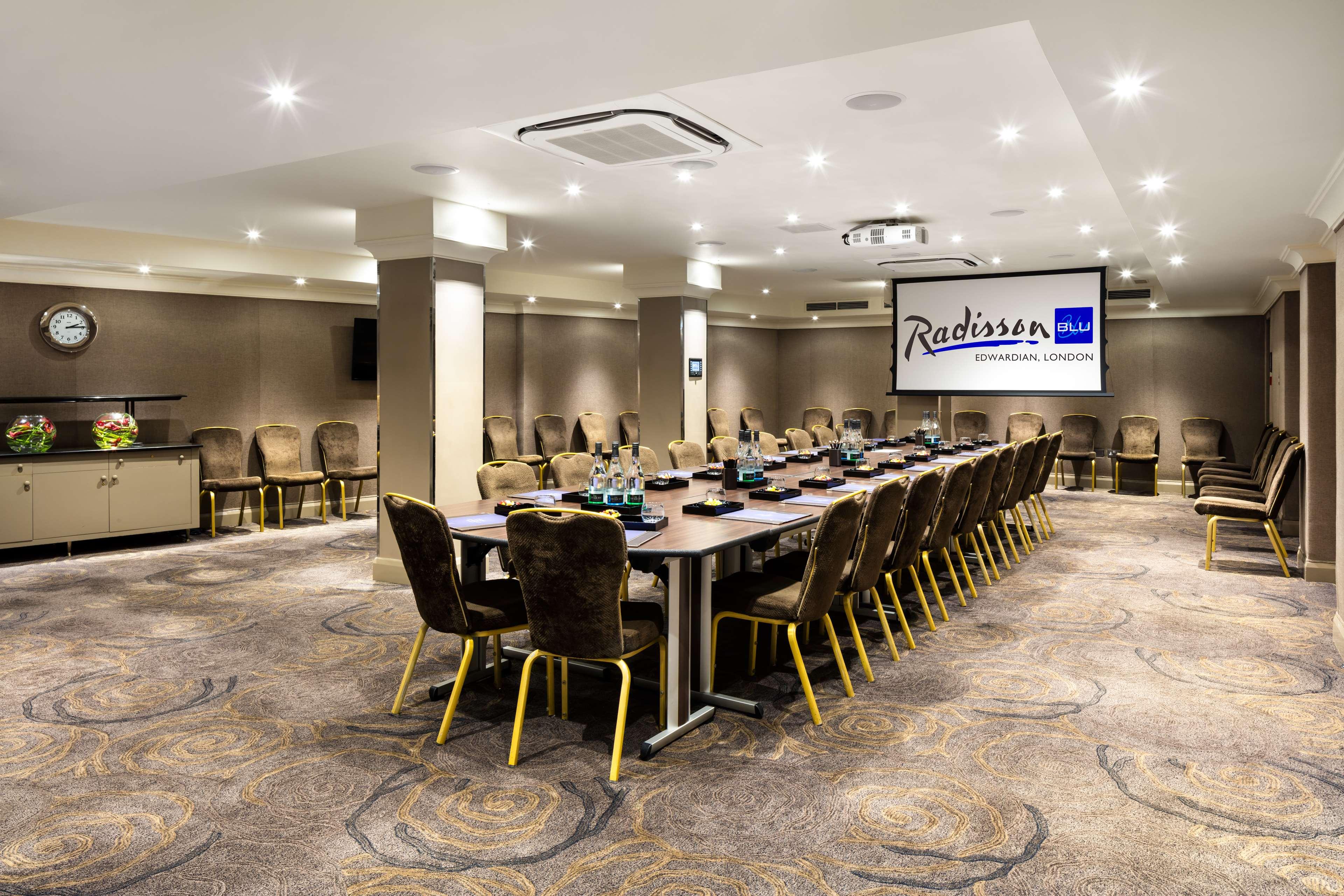 Gallery image of Radisson Blu Edwardian Kenilworth Hotel London