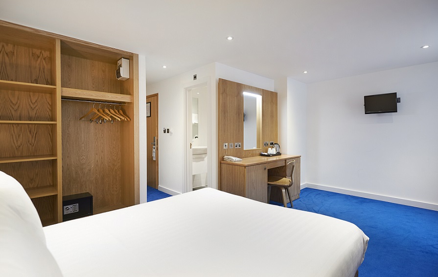 Central Park Hotel by null