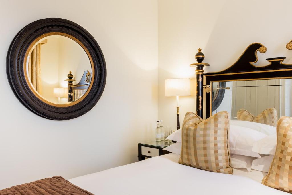 The Kensington Hotel by null