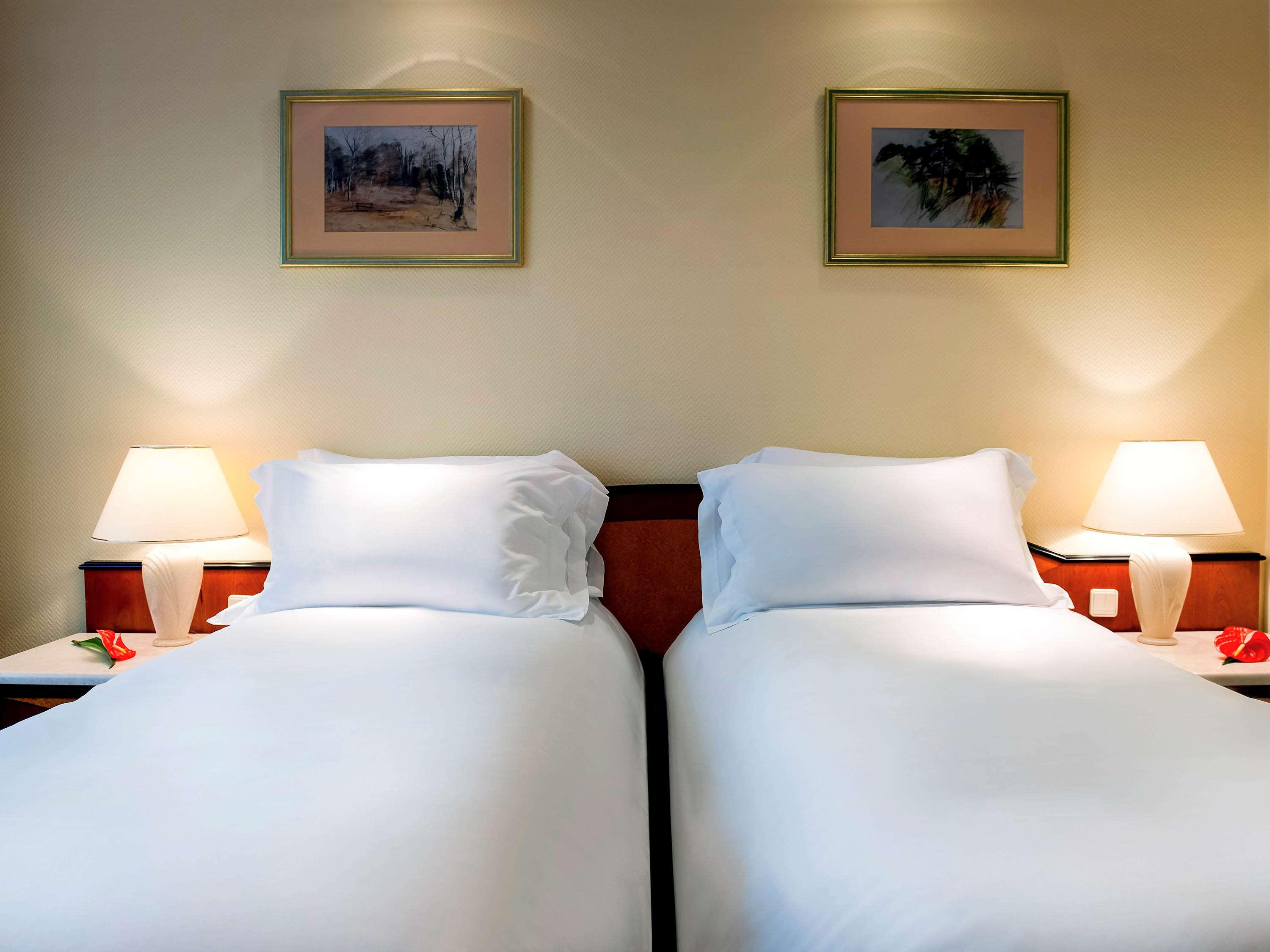 Twin room, classic