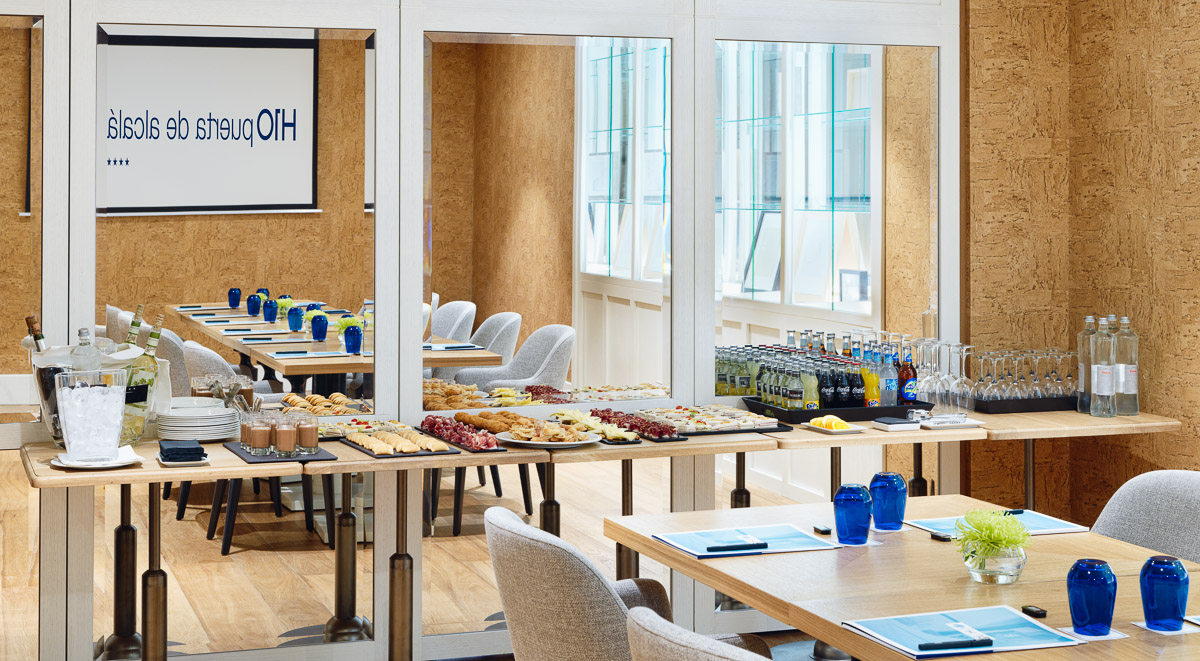 H10 Puerta de Alcalá by null