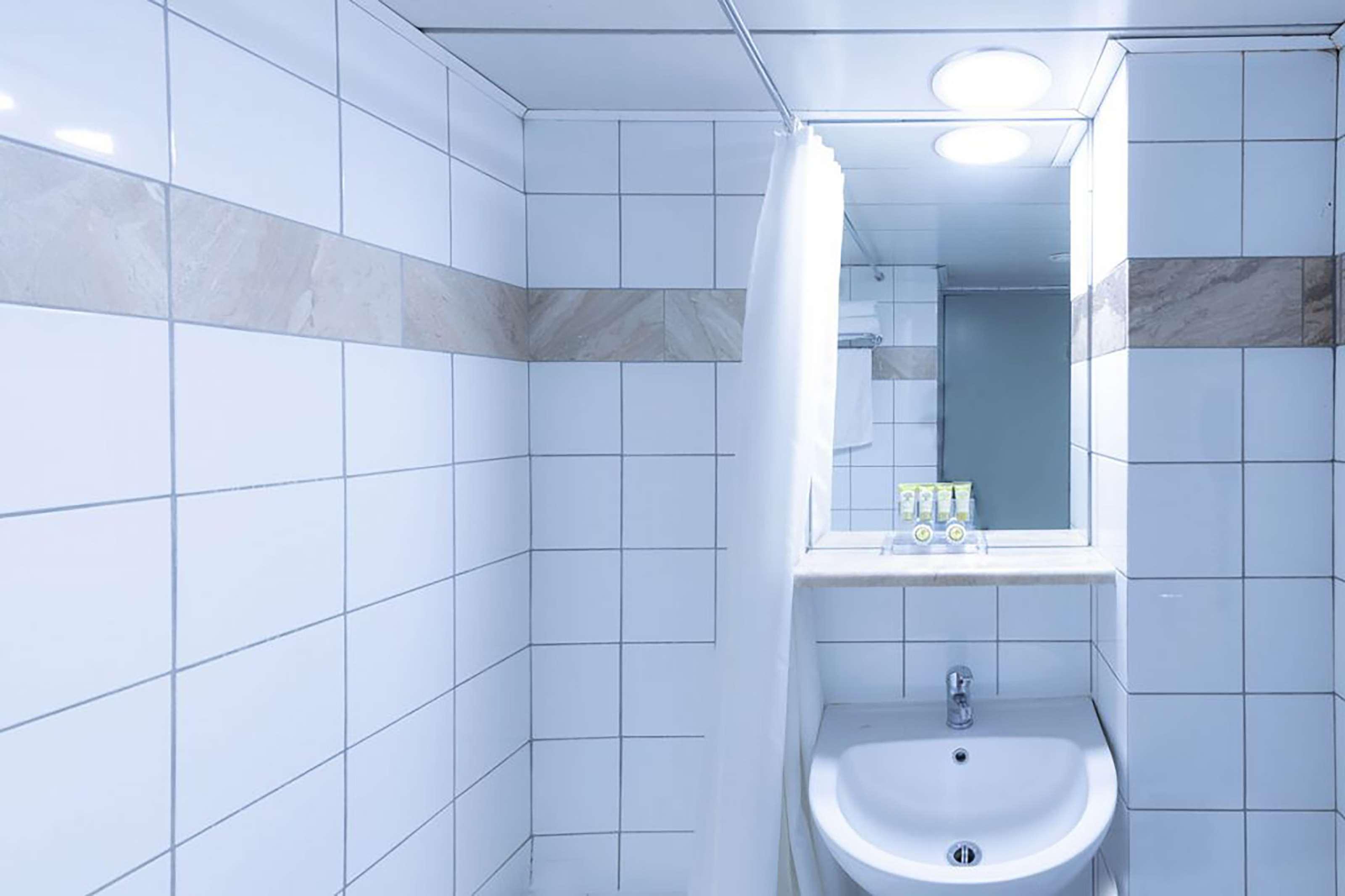 Dorian Inn Sure Hotel Collection by Best Western