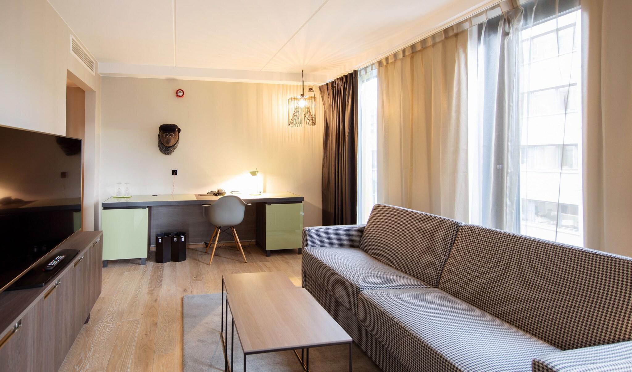 Clarion Hotel The Hub by null