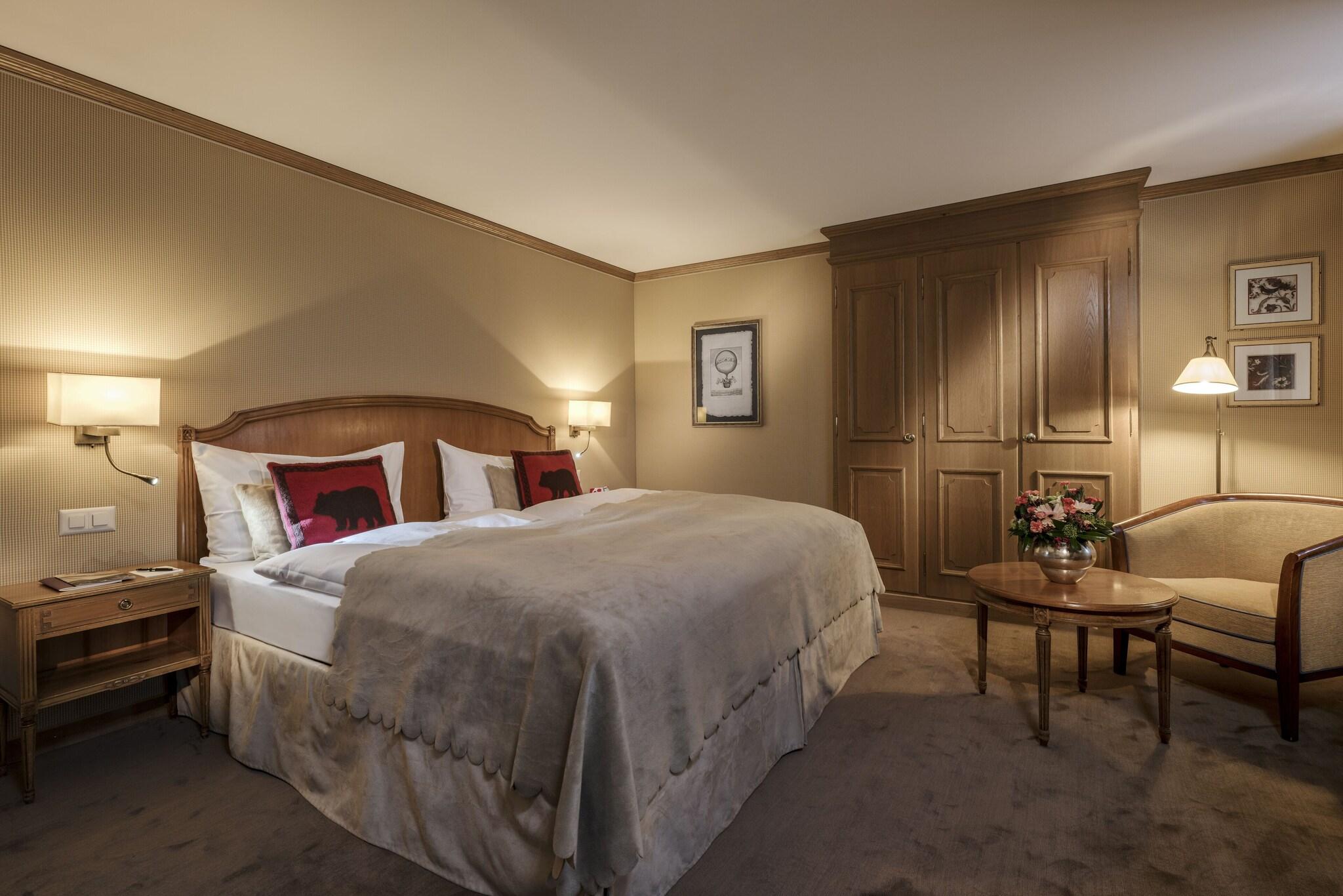 Monte Rosa Hotel by null