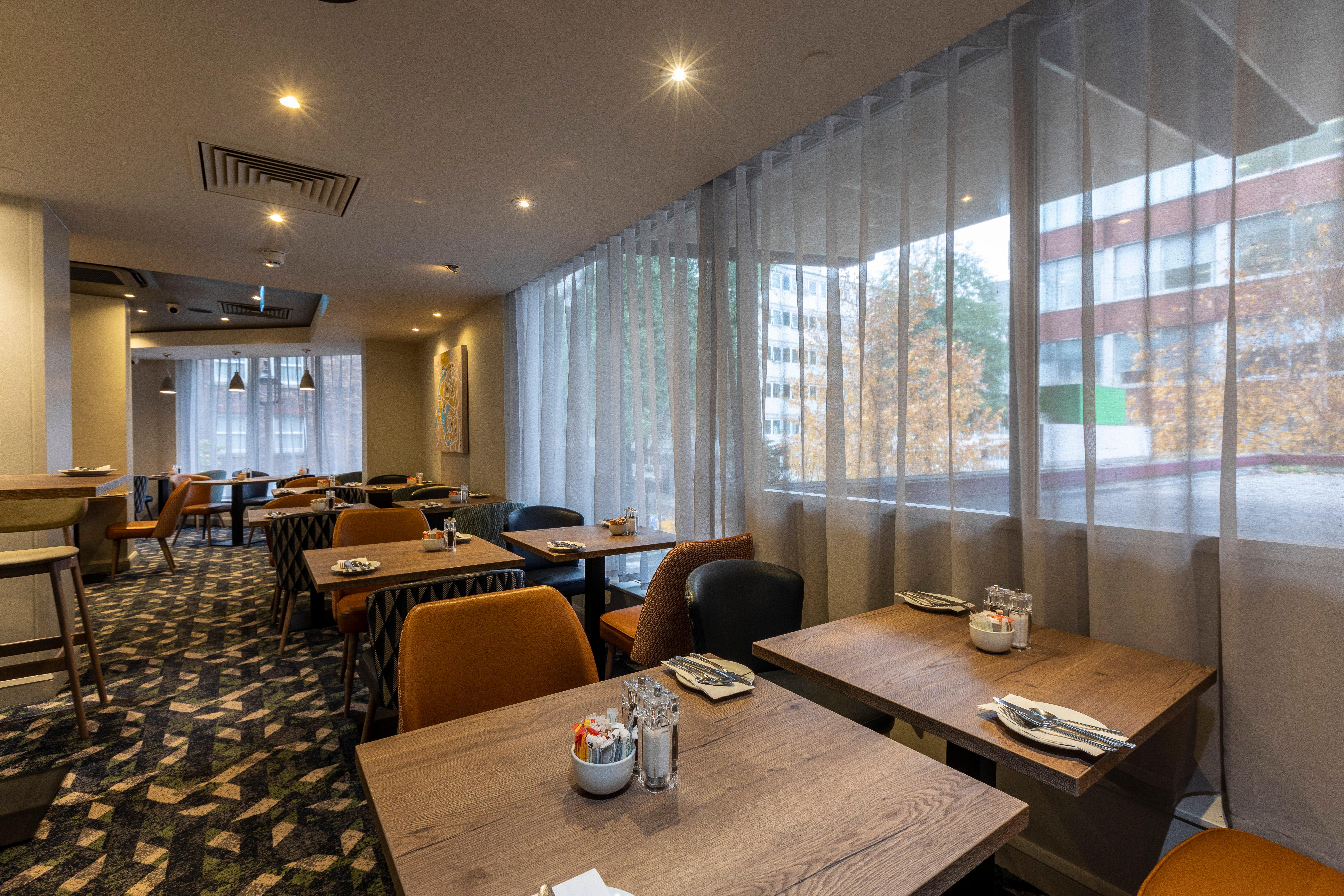 Gallery image of Holiday Inn London Regents Park