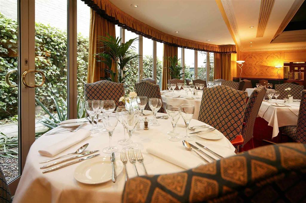 Mercure York Fairfield Manor Hotel