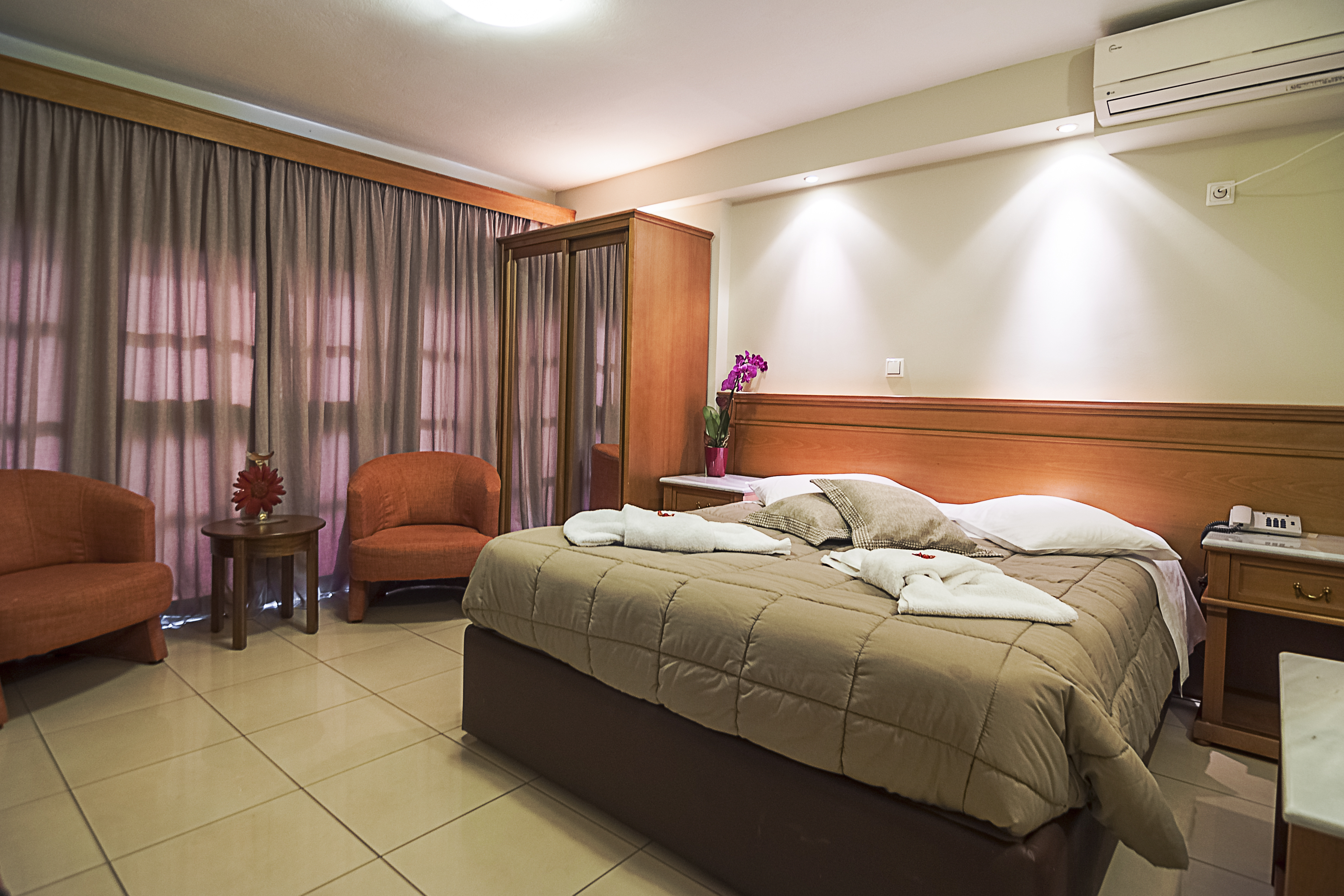 Fedriades Hotel by null