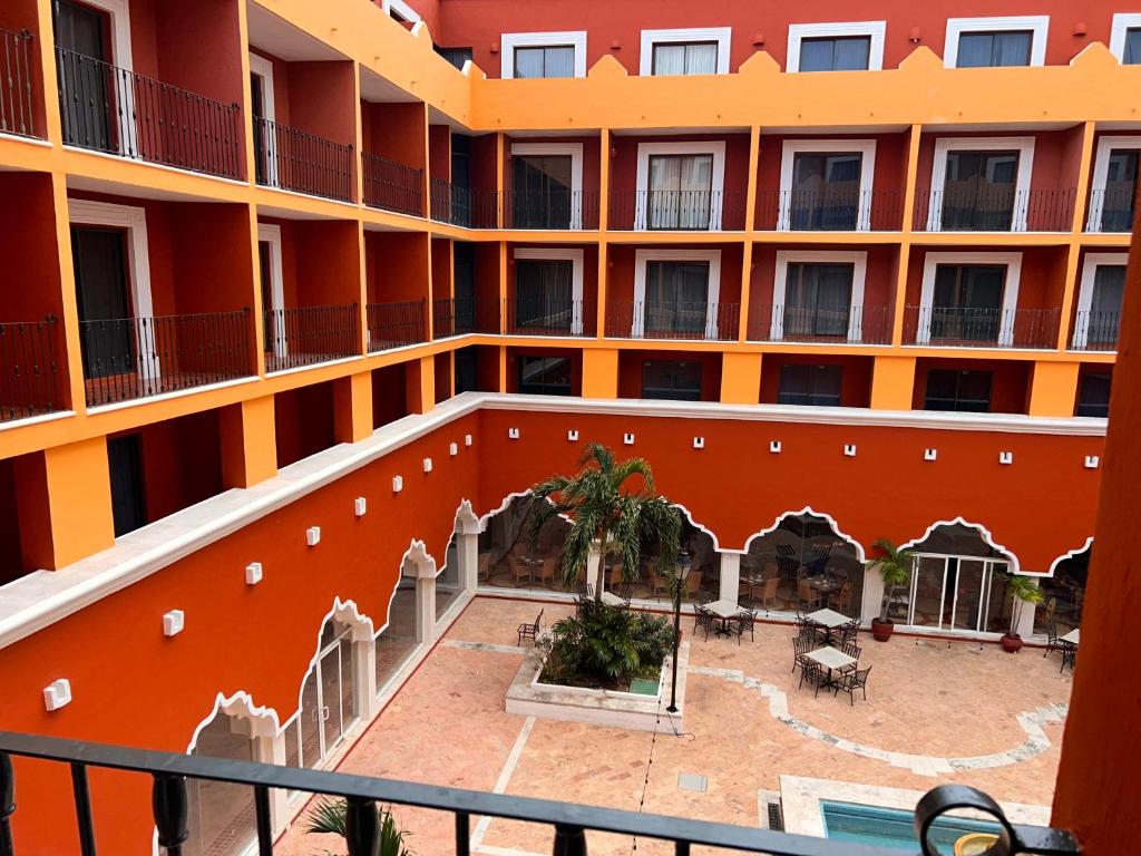 Holiday Inn Merida, an IHG Hotel image