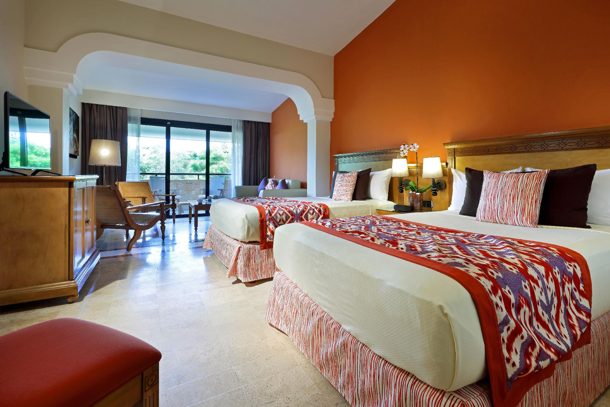 Grand Palladium Colonial Resort & Spa, a Registry Collectin Hotel by null