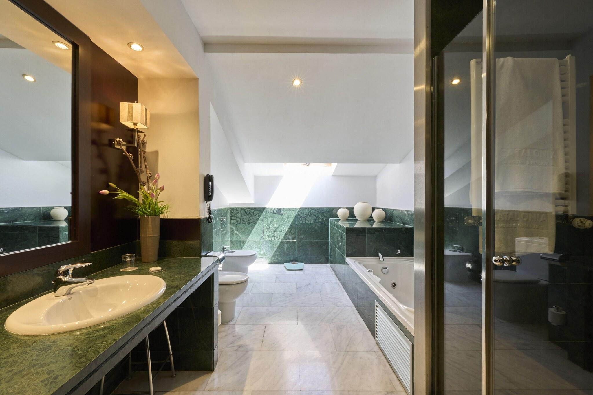 Hotel Catalonia El Pilar by null