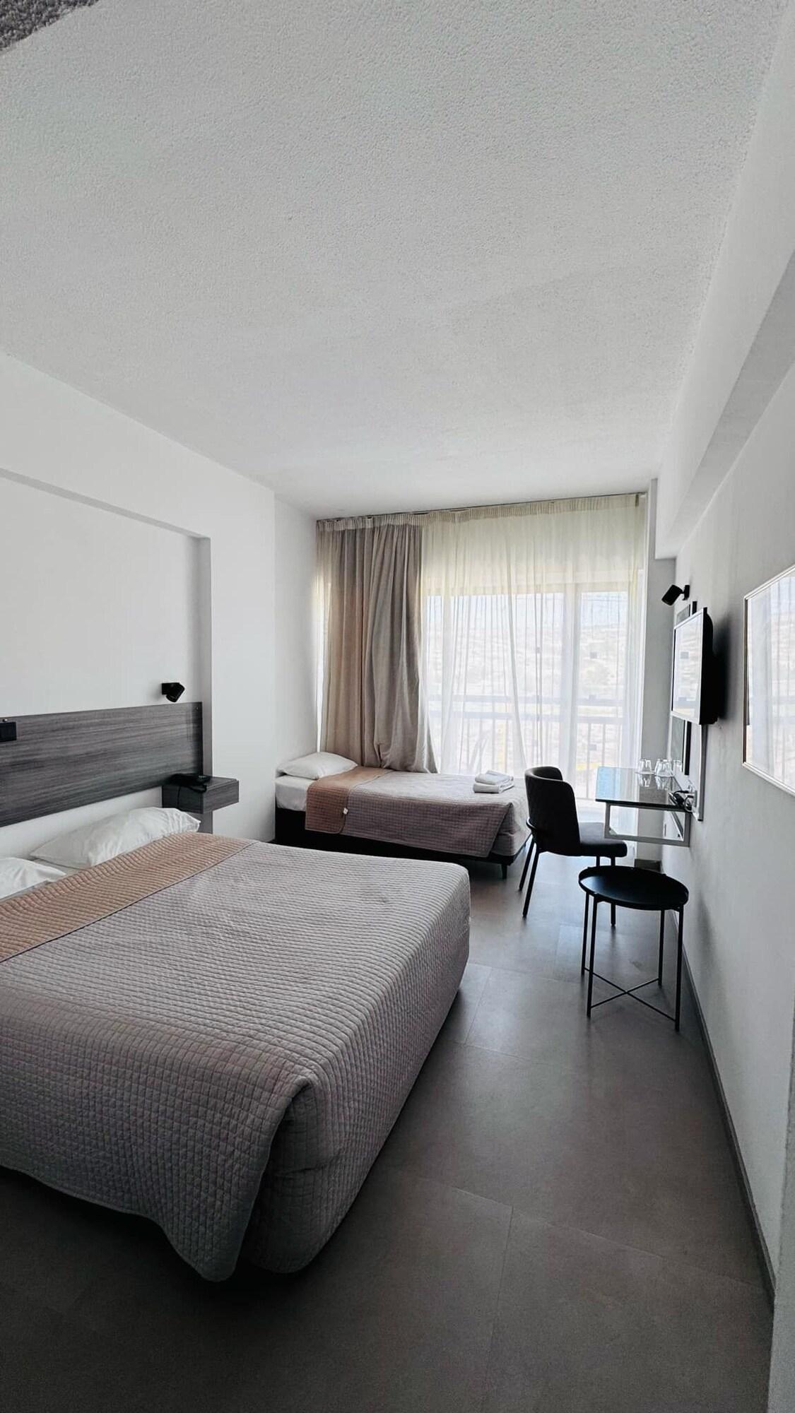 NAVARRIA HOTEL