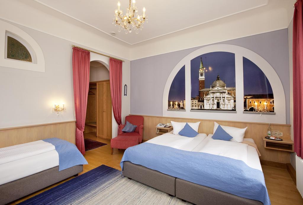 Hotel Hirsch by null