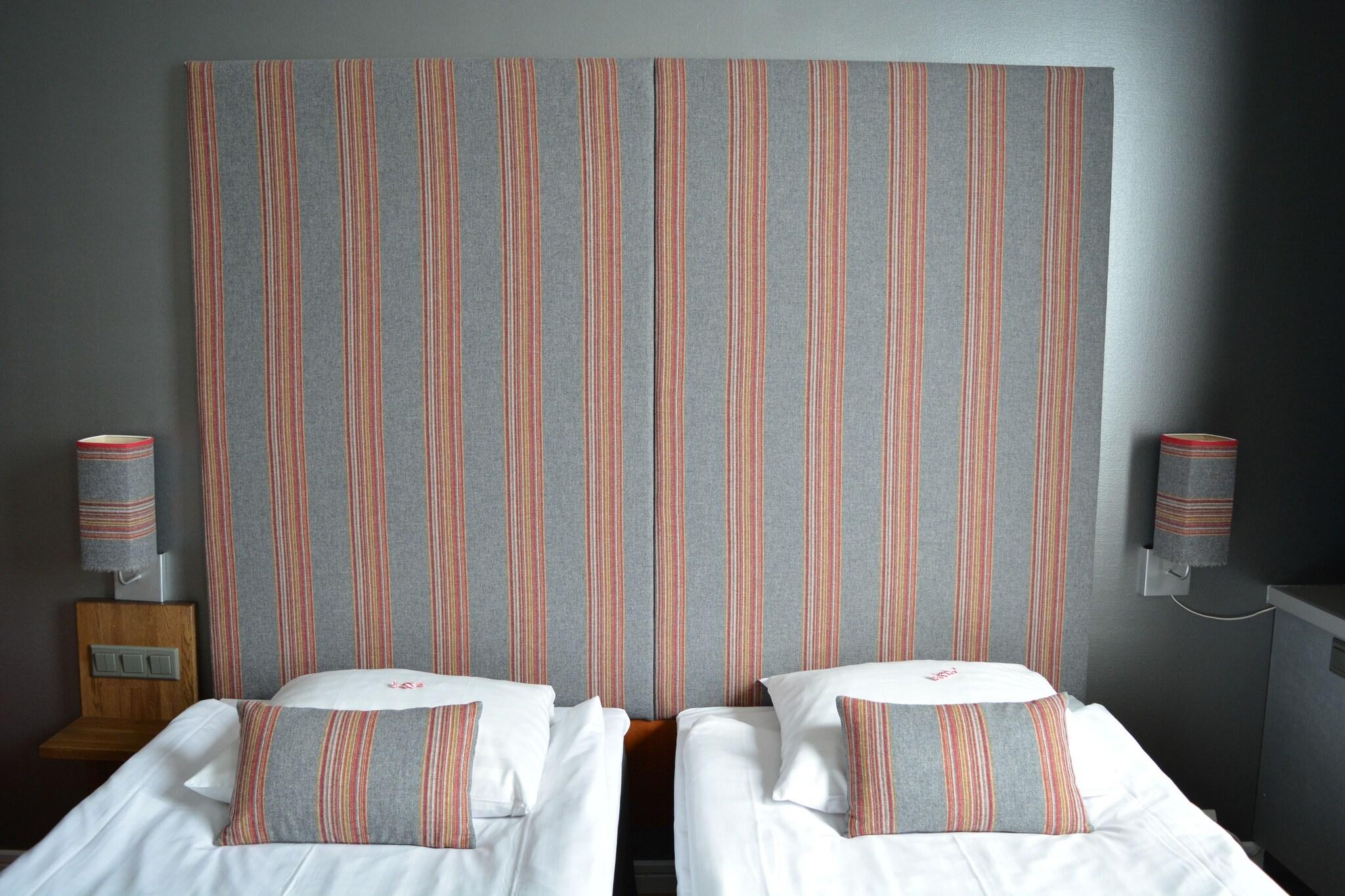 Santa's Hotel Santa Claus by null