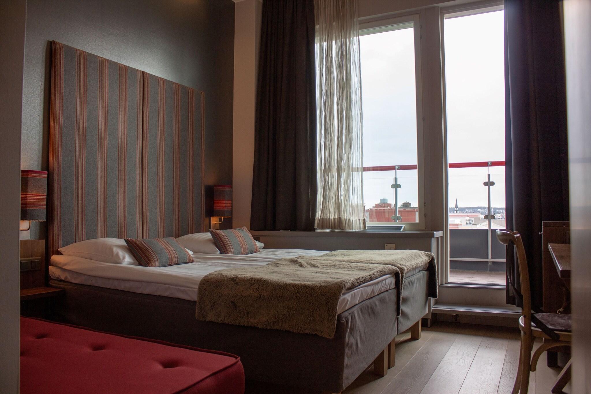 Santa's Hotel Santa Claus by null