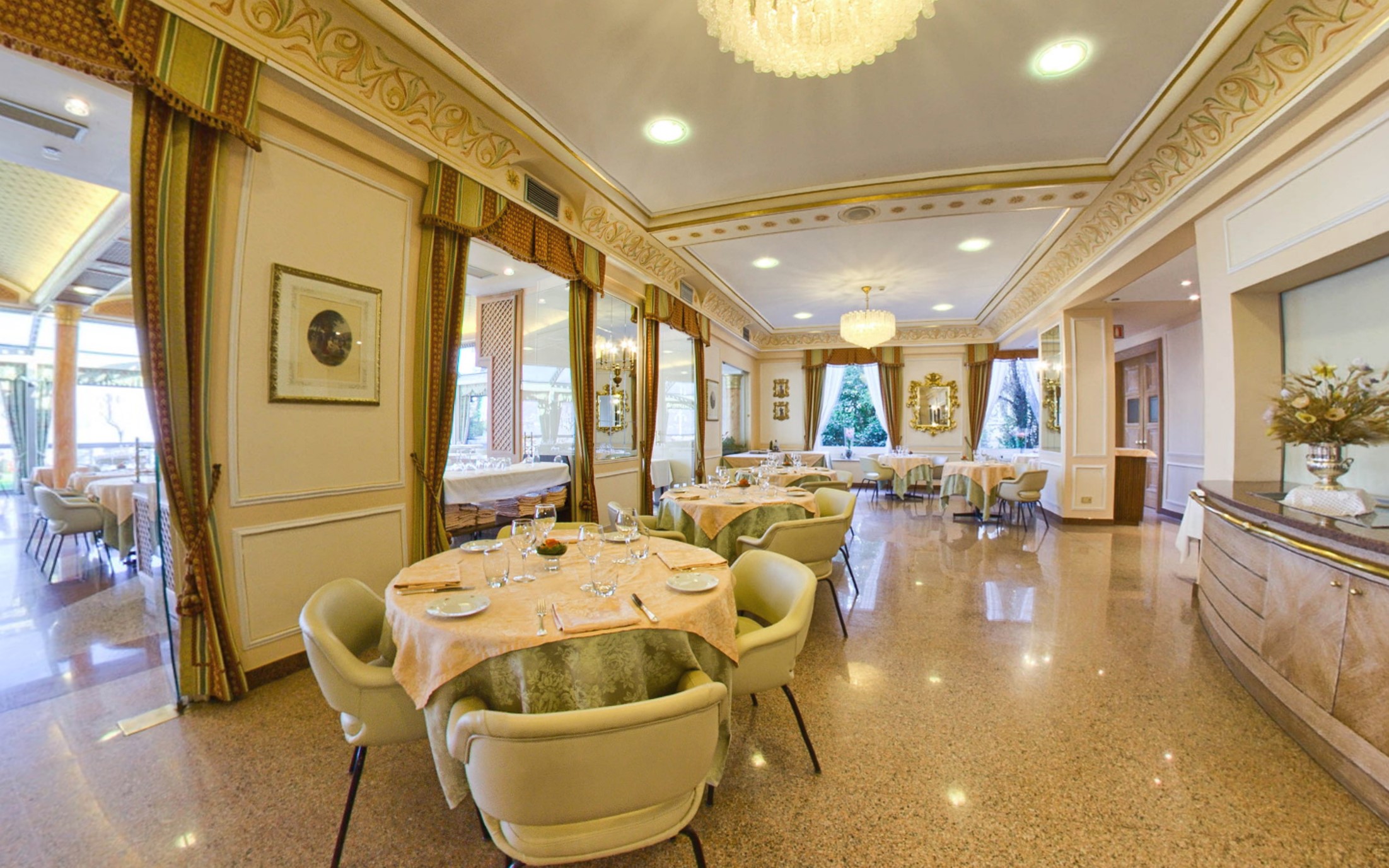 Hotel Astoria by null