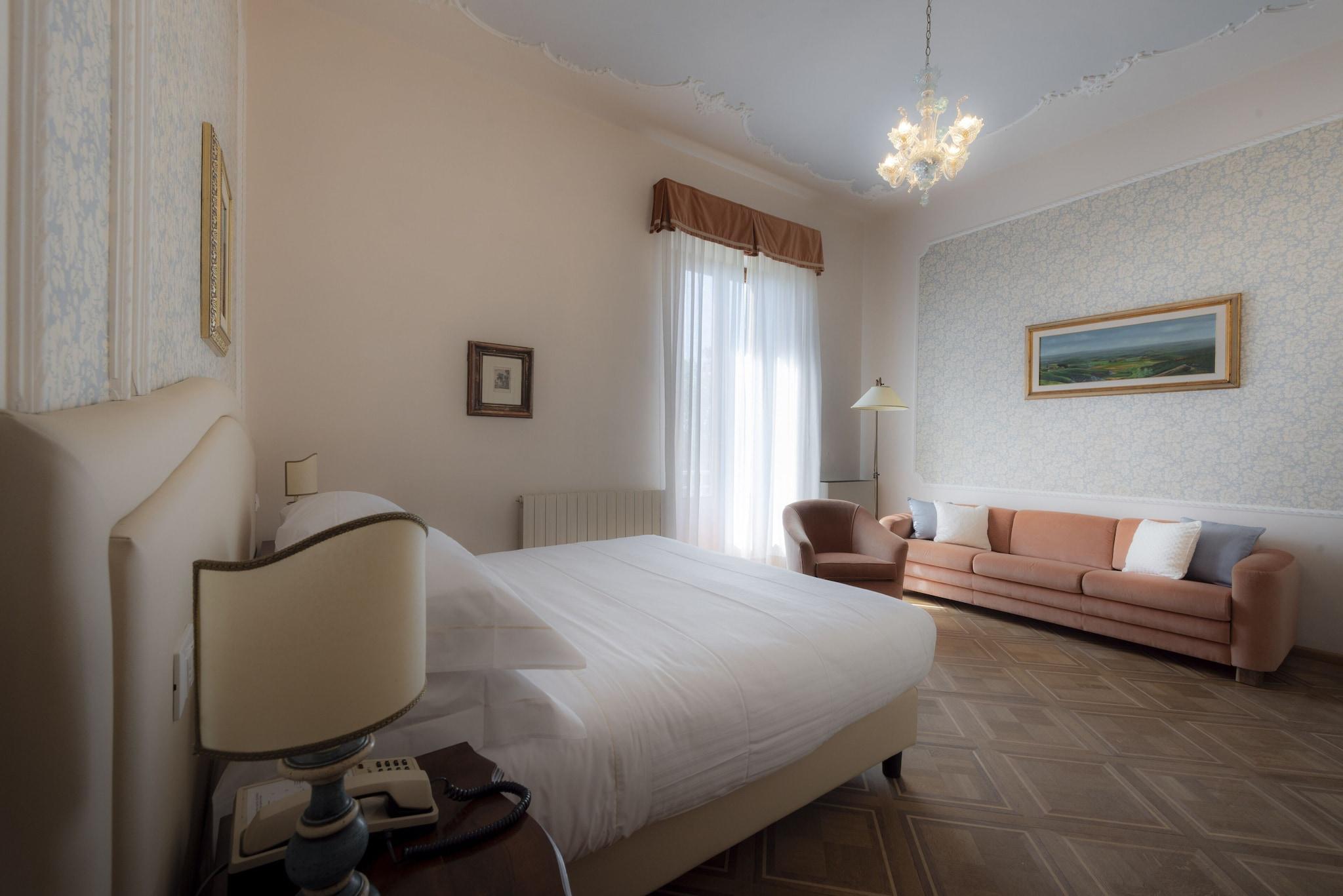 Villa Scacciapensieri by null