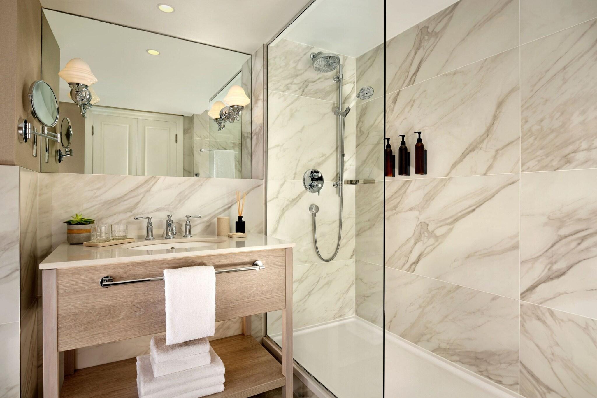 The College Green Hotel Dublin, Autograph Collection by null