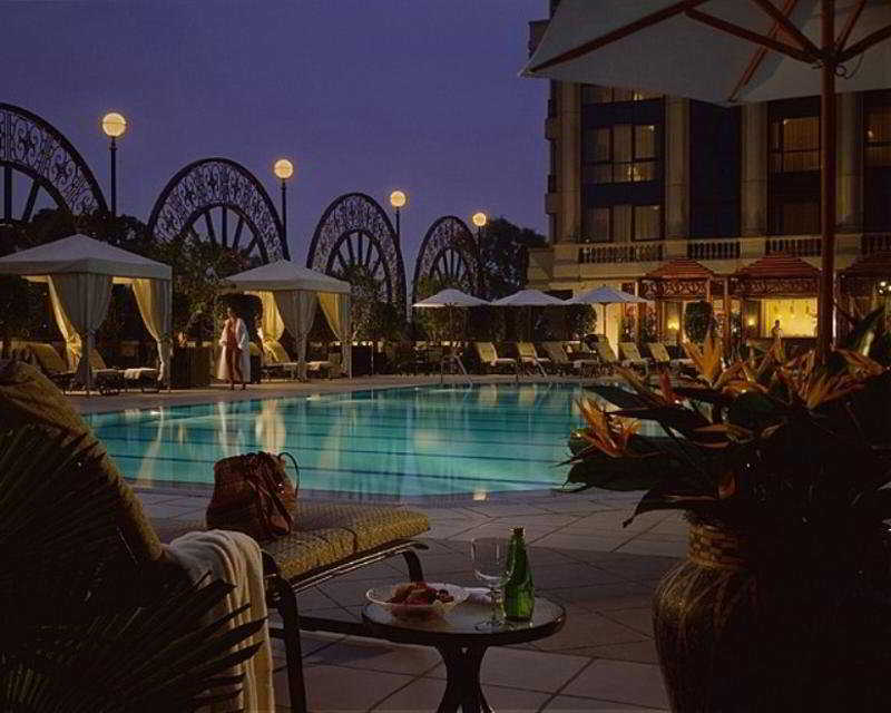 Four Seasons Hotel Cairo at The First Residence by null