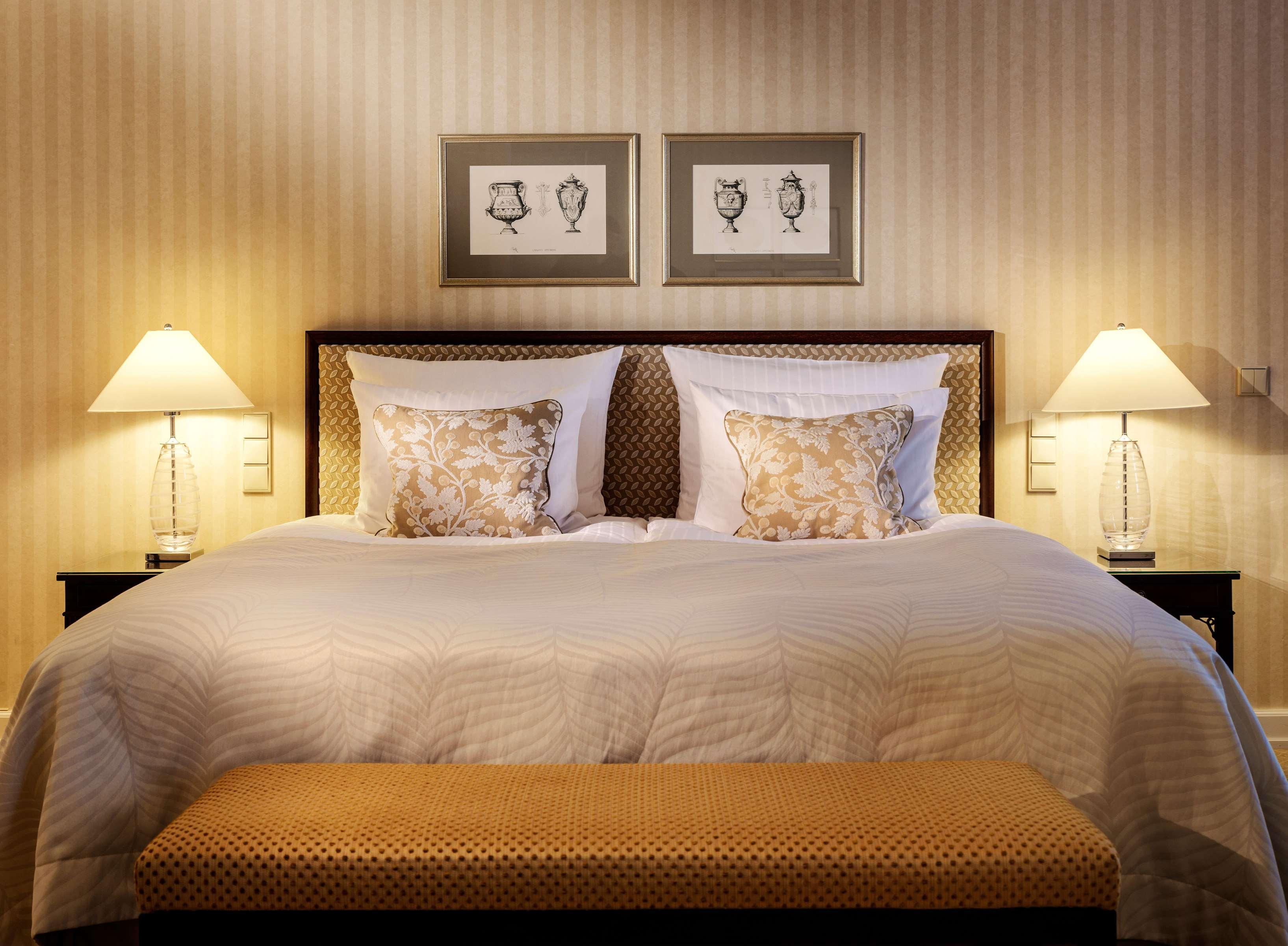 Hotel Nassauer Hof by null