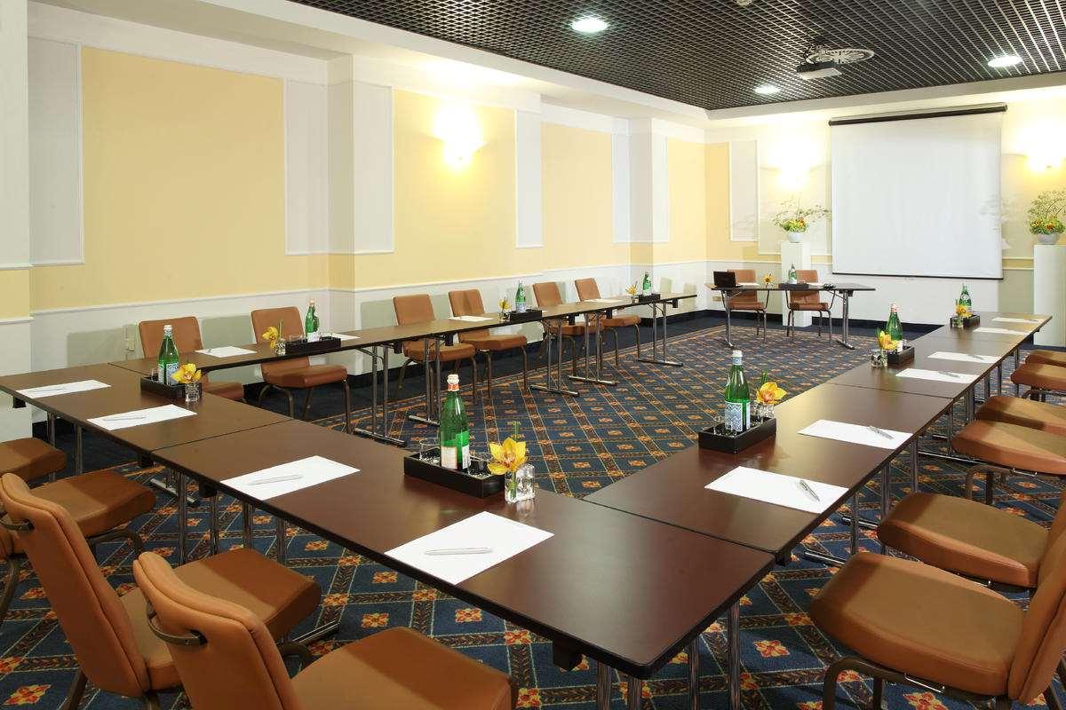 Starhotels Business Palace - photo