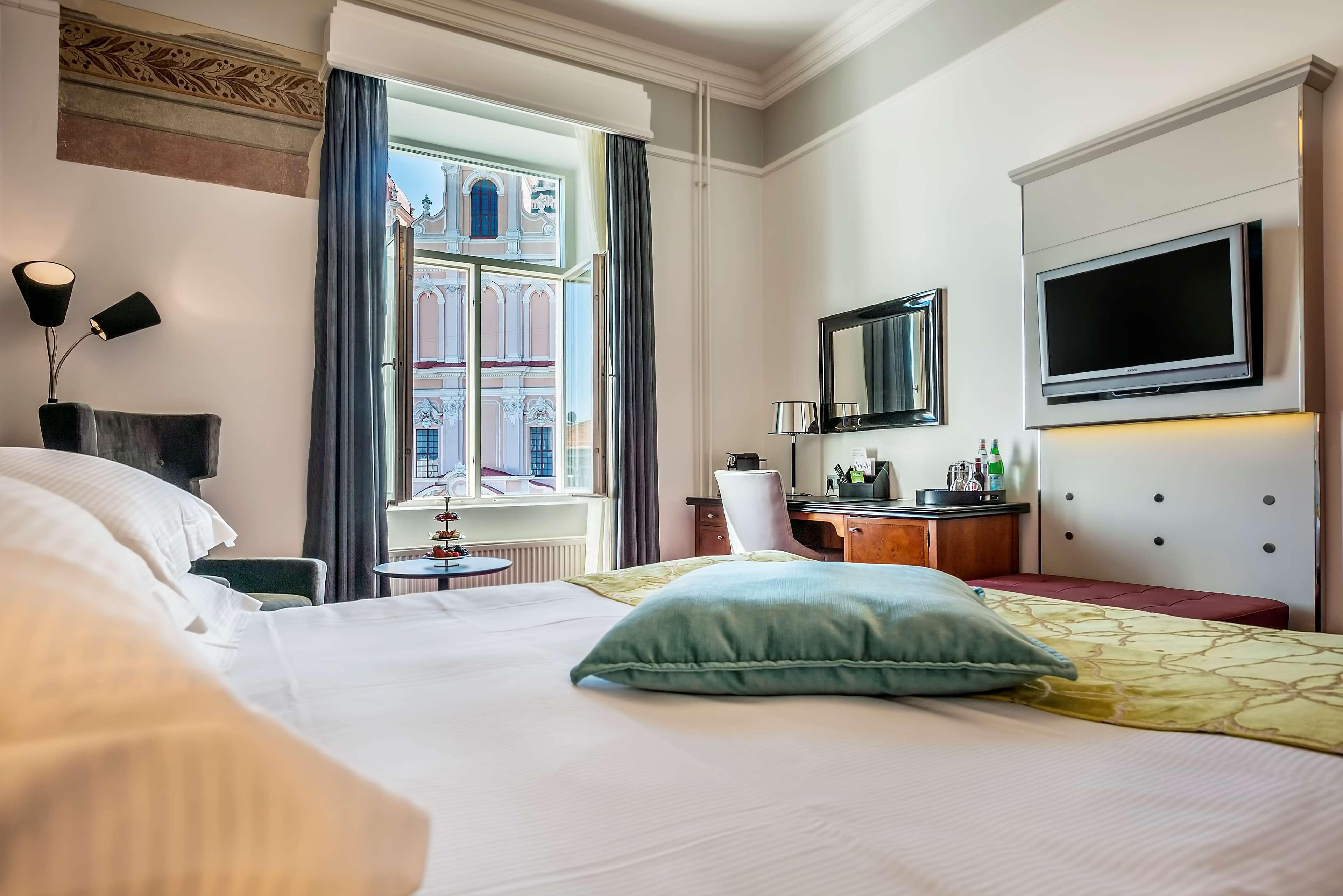 Radisson Collection Astorija Hotel, Vilnius by null