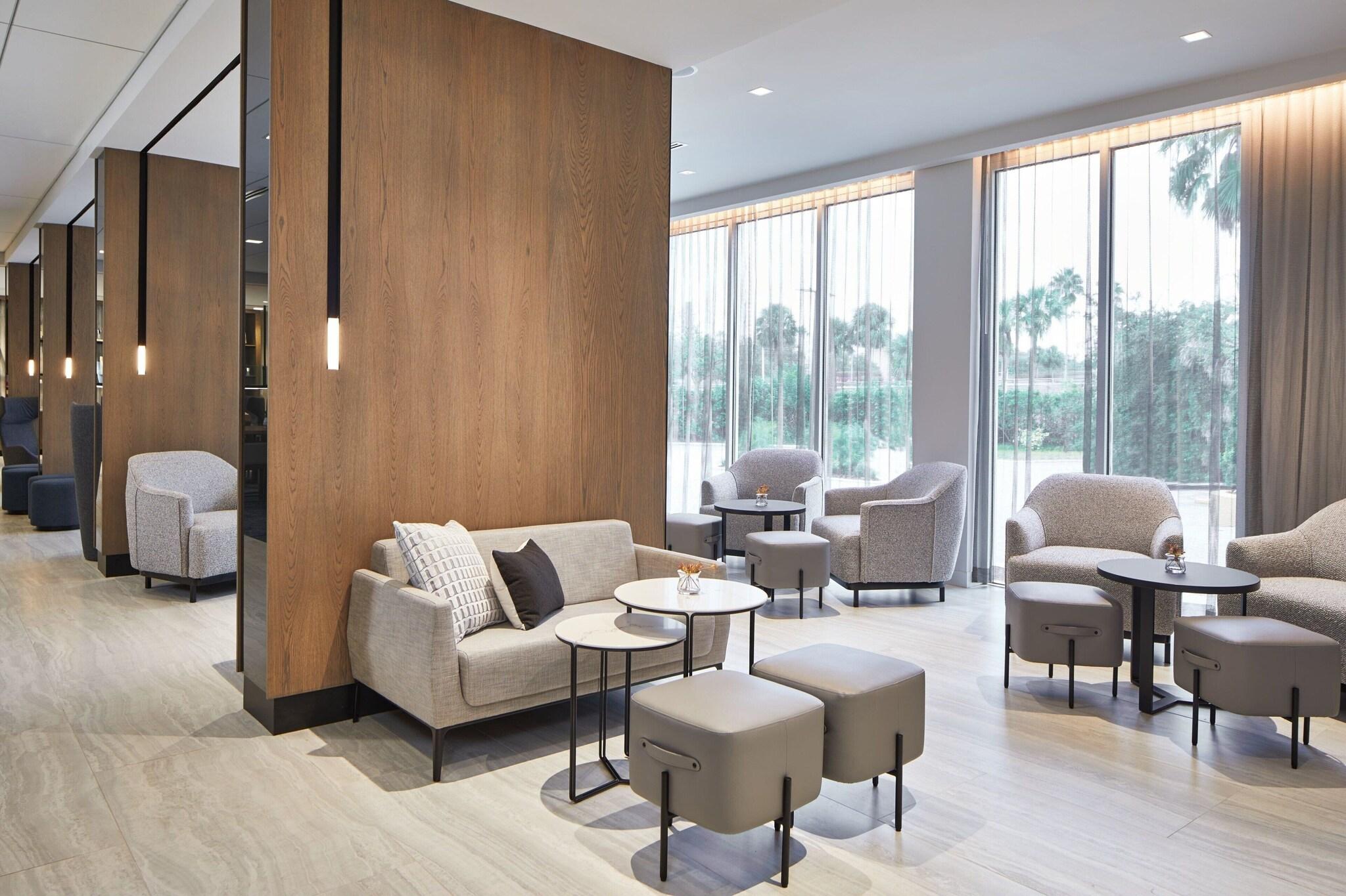 Radisson Hotel Orlando - Lake Buena Vista by null