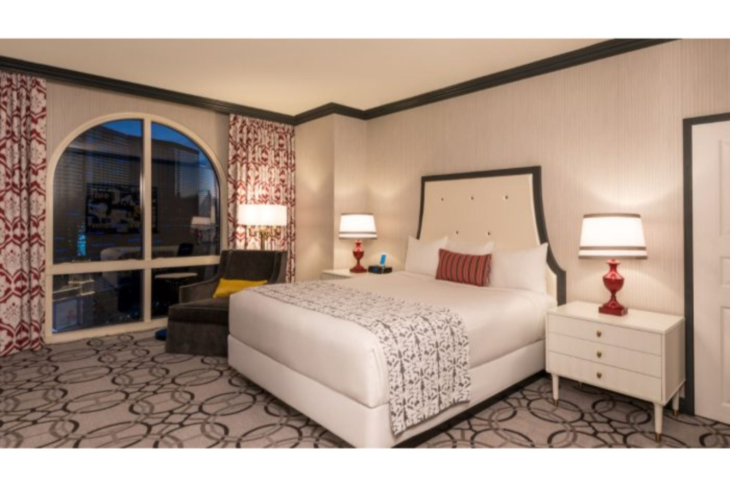 Burgundy King Room - Non Smoking, strip view. - Picture of Paris Las Vegas  Hotel & Casino, Paradise - Tripadvisor