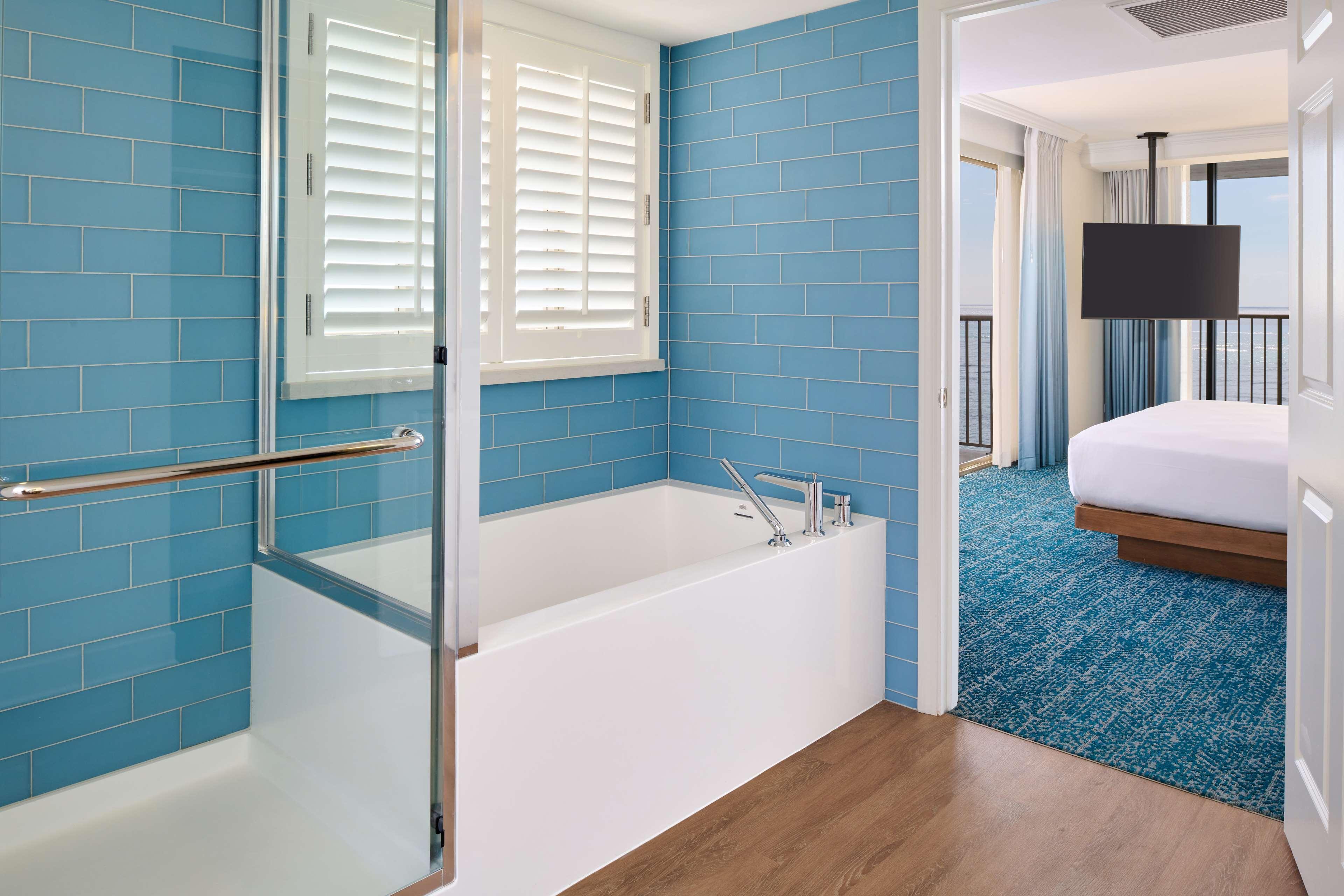 OUTRIGGER Reef Waikiki Beach Resort by null