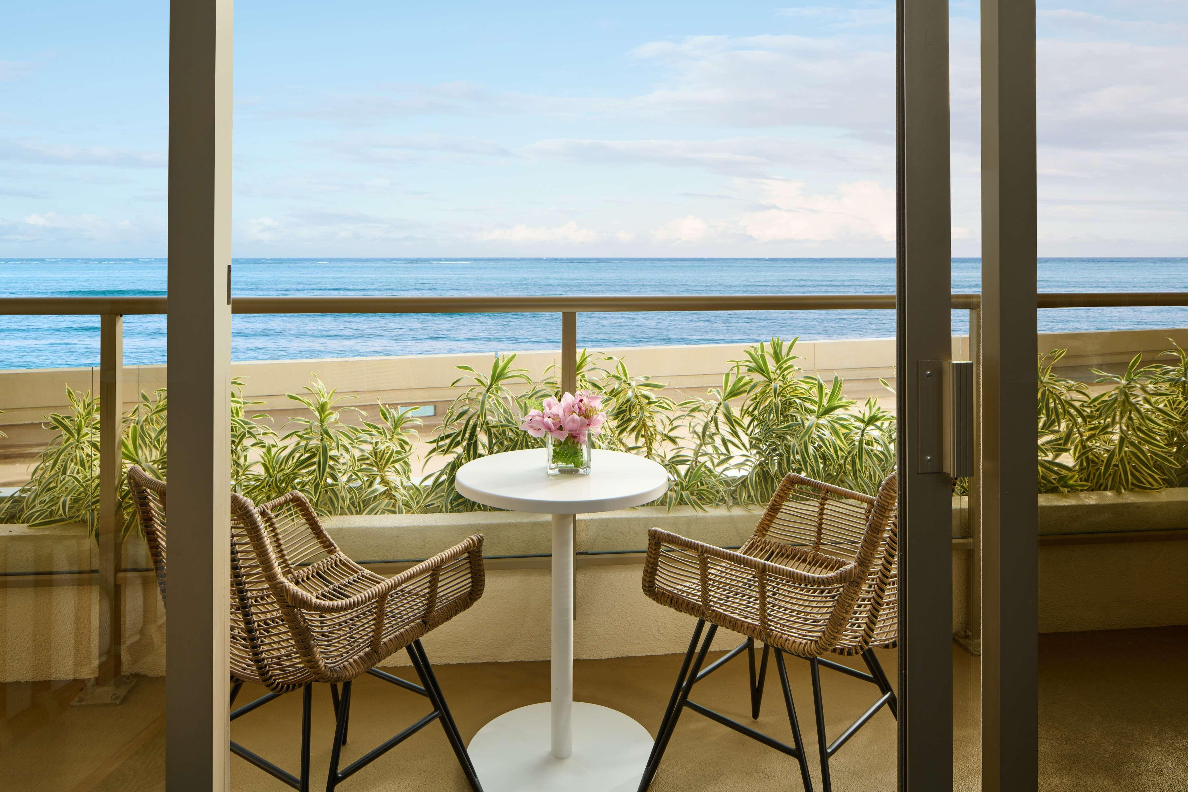 OUTRIGGER Reef Waikiki Beach Resort by null