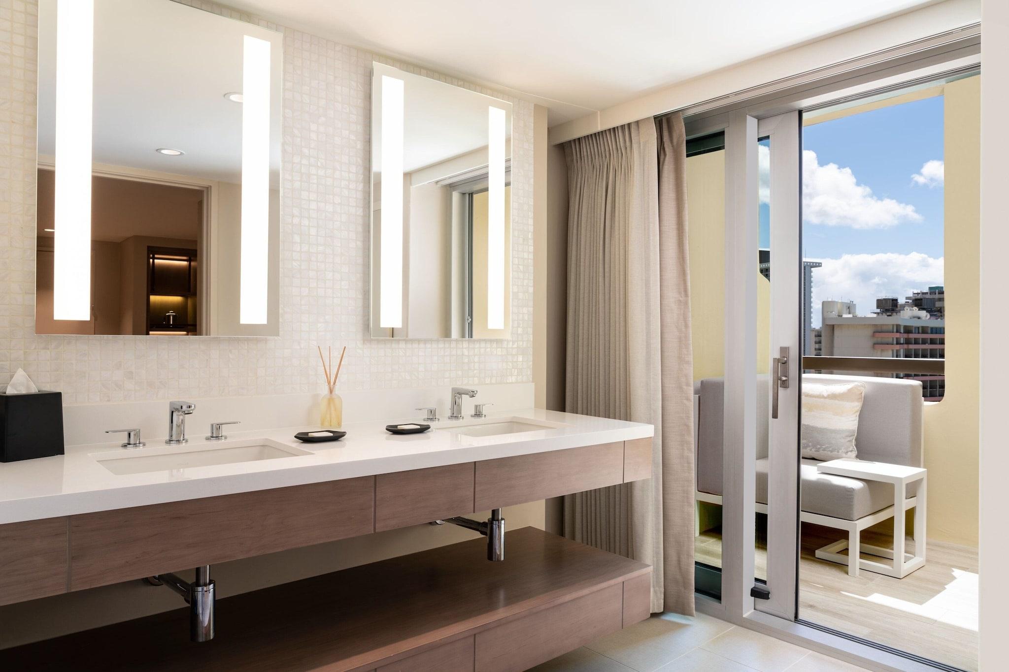 Sheraton Waikiki Beach Resort by null