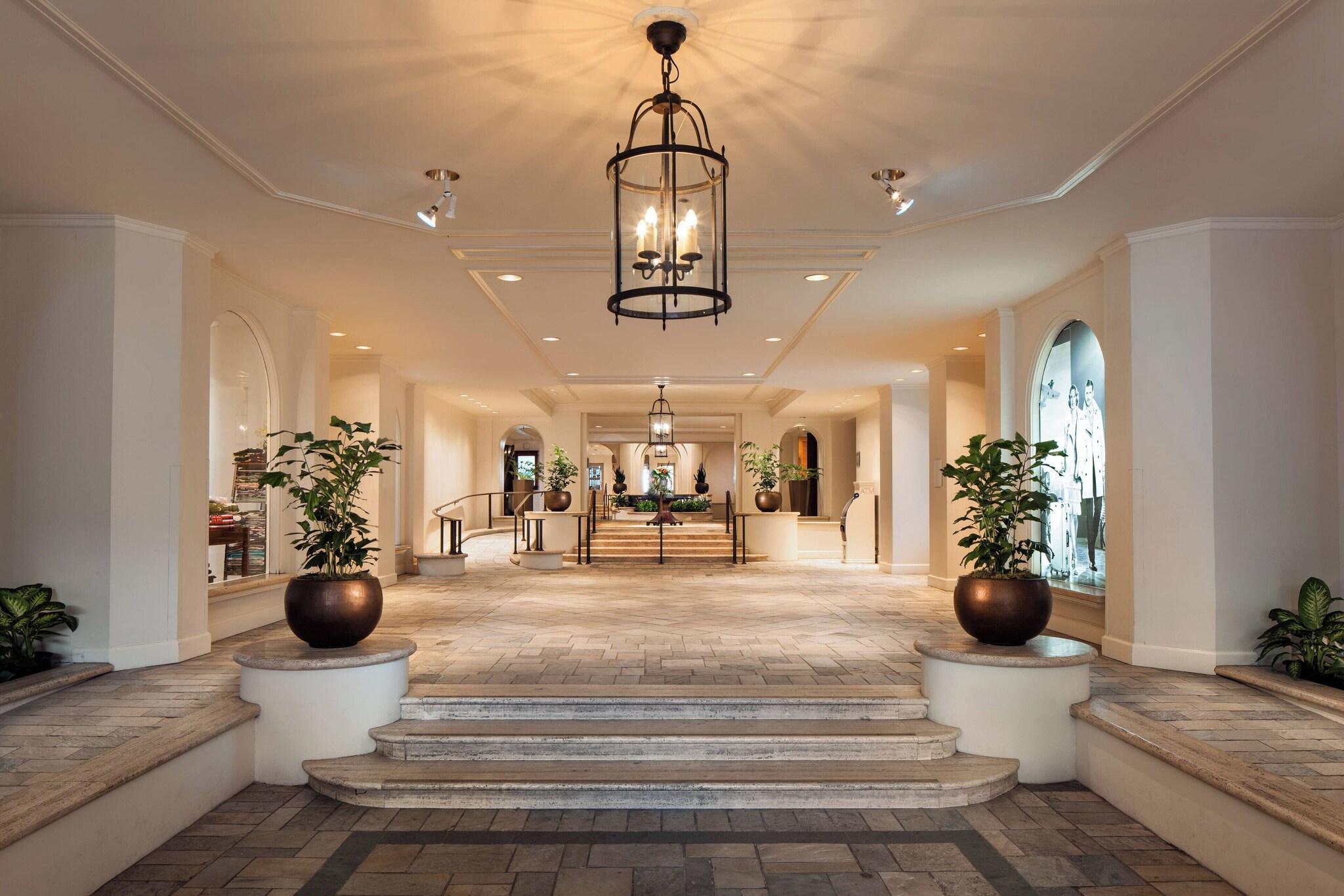 Moana Surfrider, A Westin Resort & Spa, Waikiki Beach by null