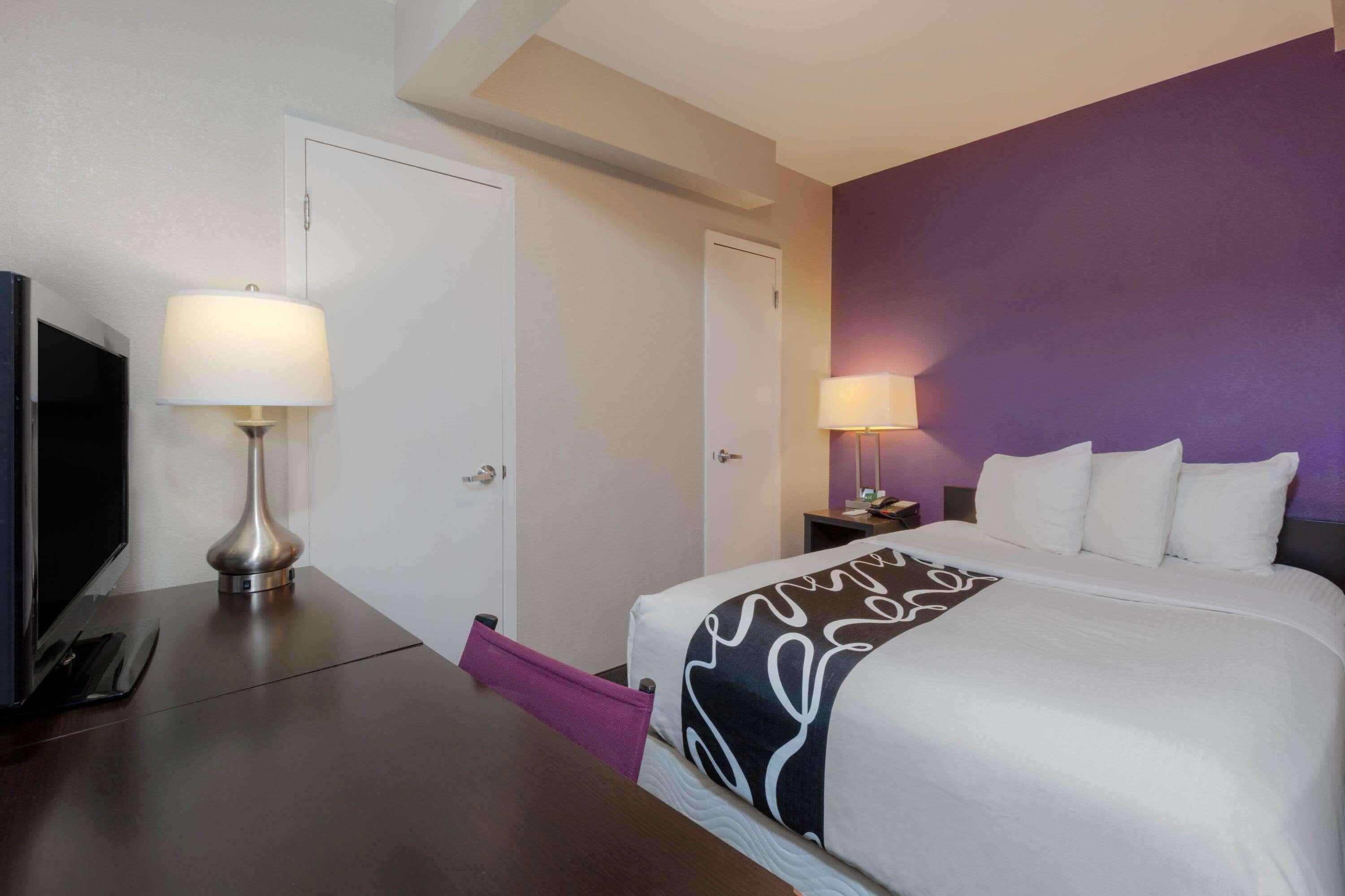 La Quinta Inn & Suites New...