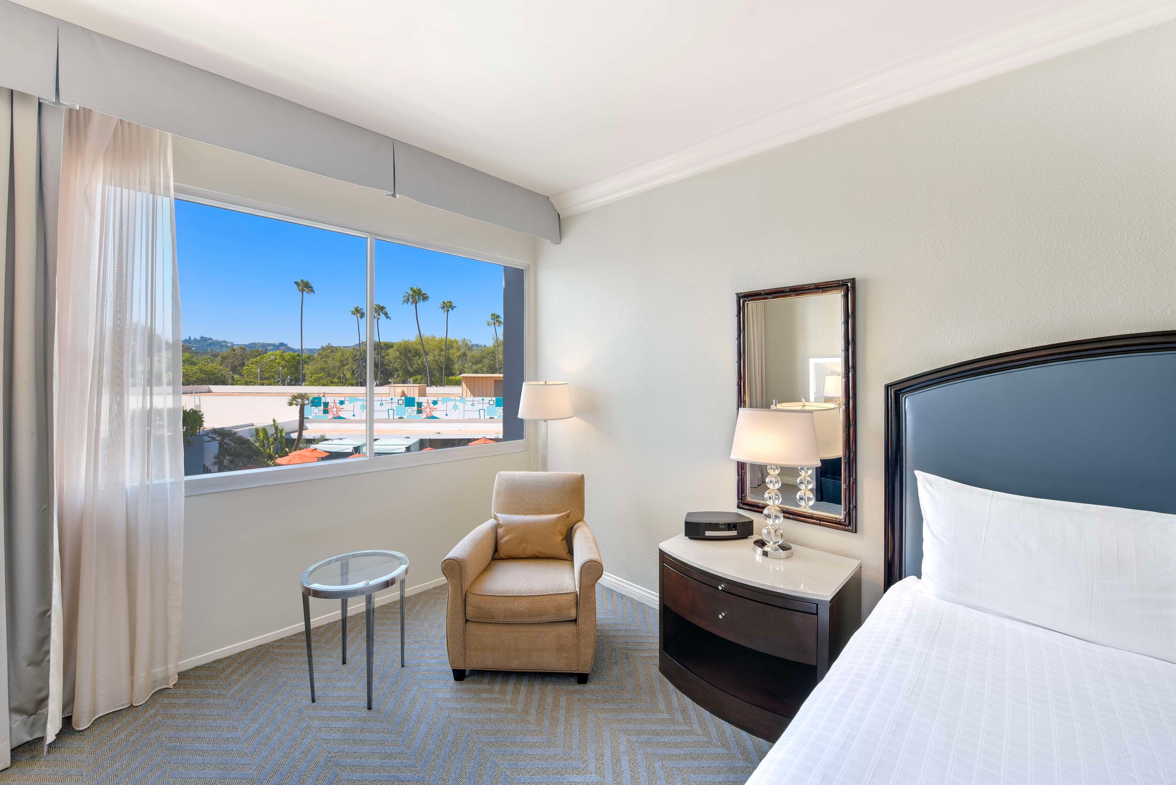The Beverly Hilton by null
