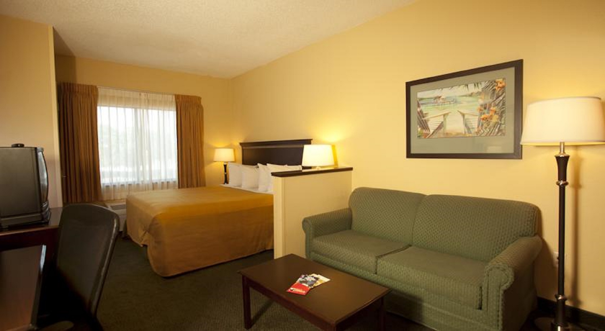 Quality Suites Universal South