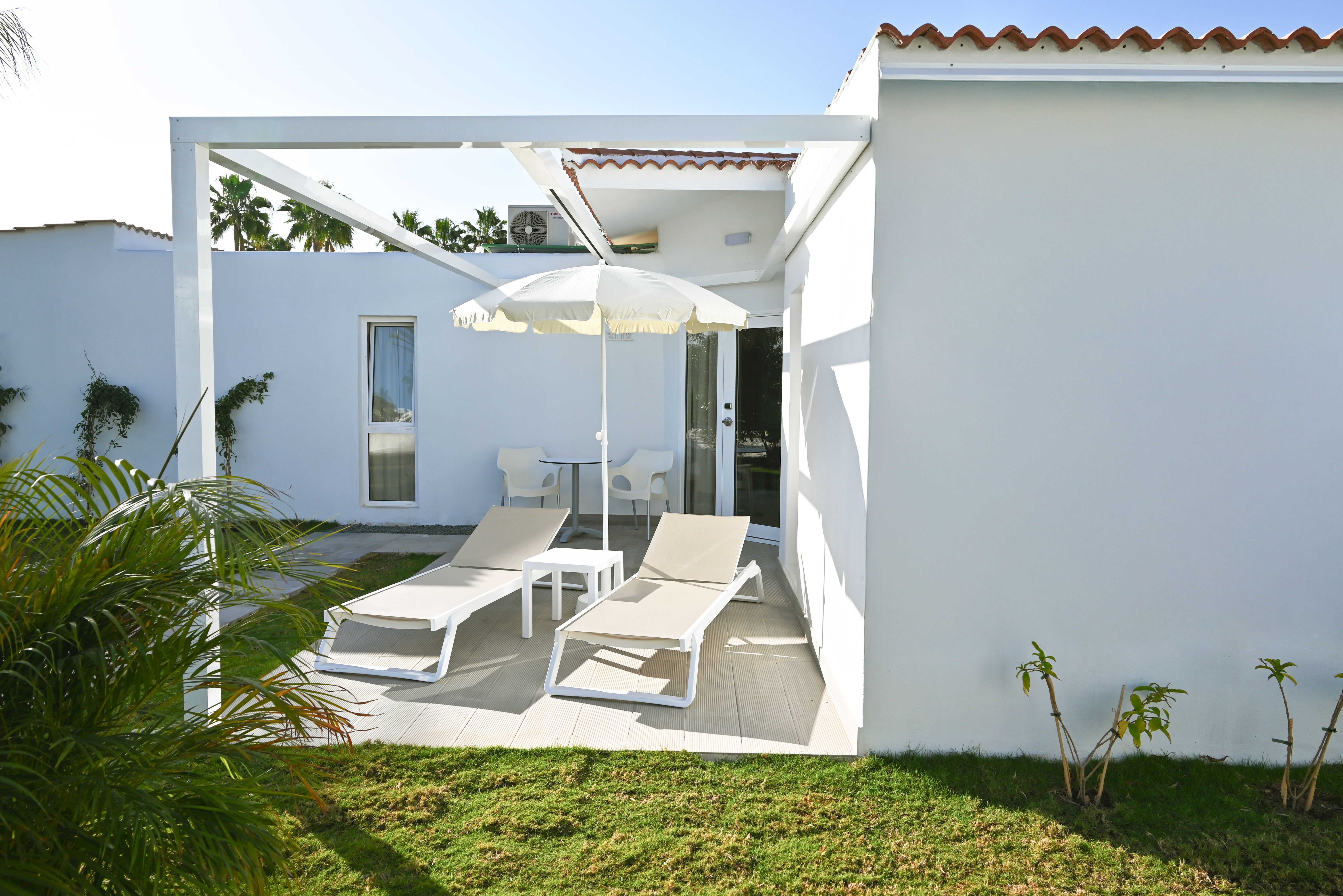 HL Miraflor Suites