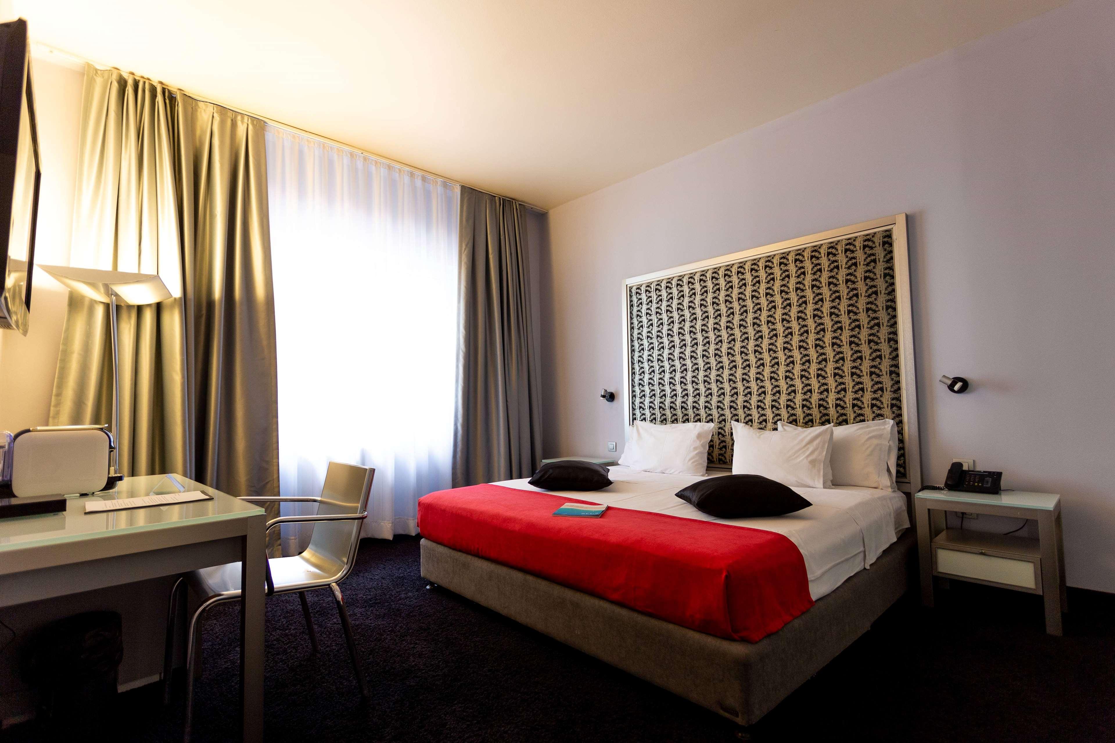 ZEUS Essence Bucharest Central by null