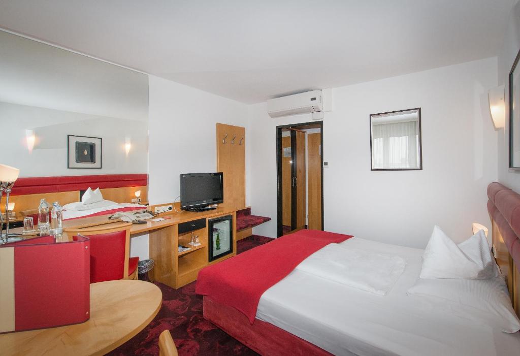   Queen Size with Balcony
