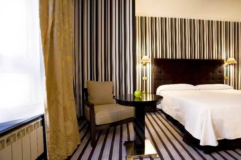 Hotel Clarin by null