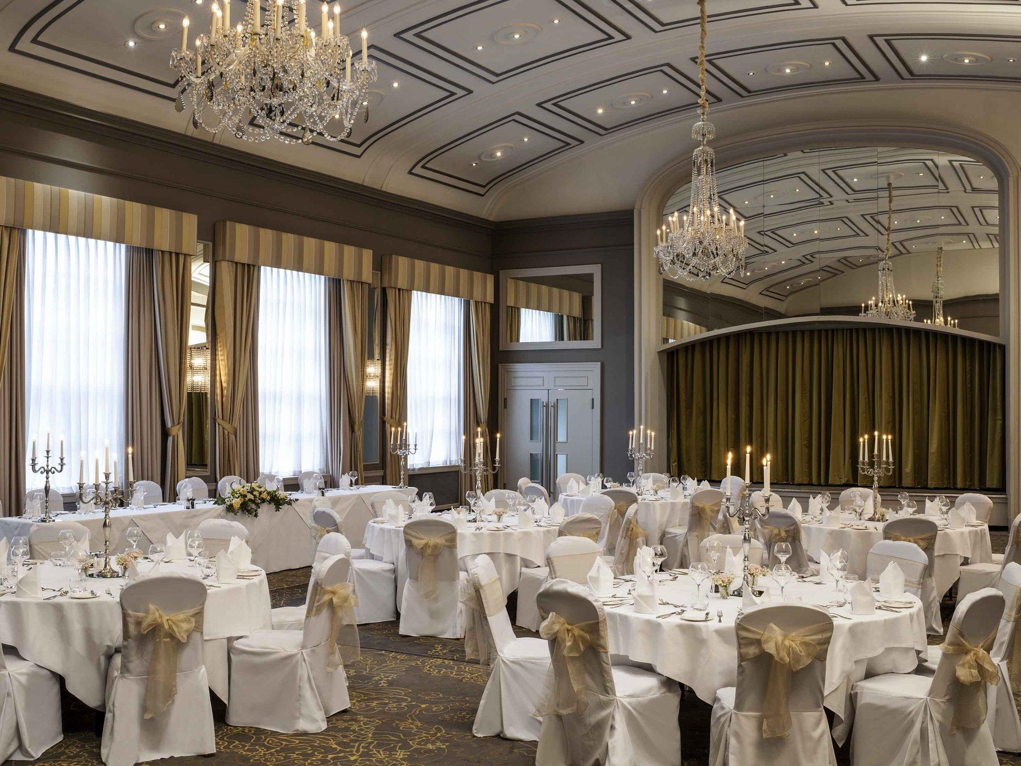 The Castle Hotel Windsor by null