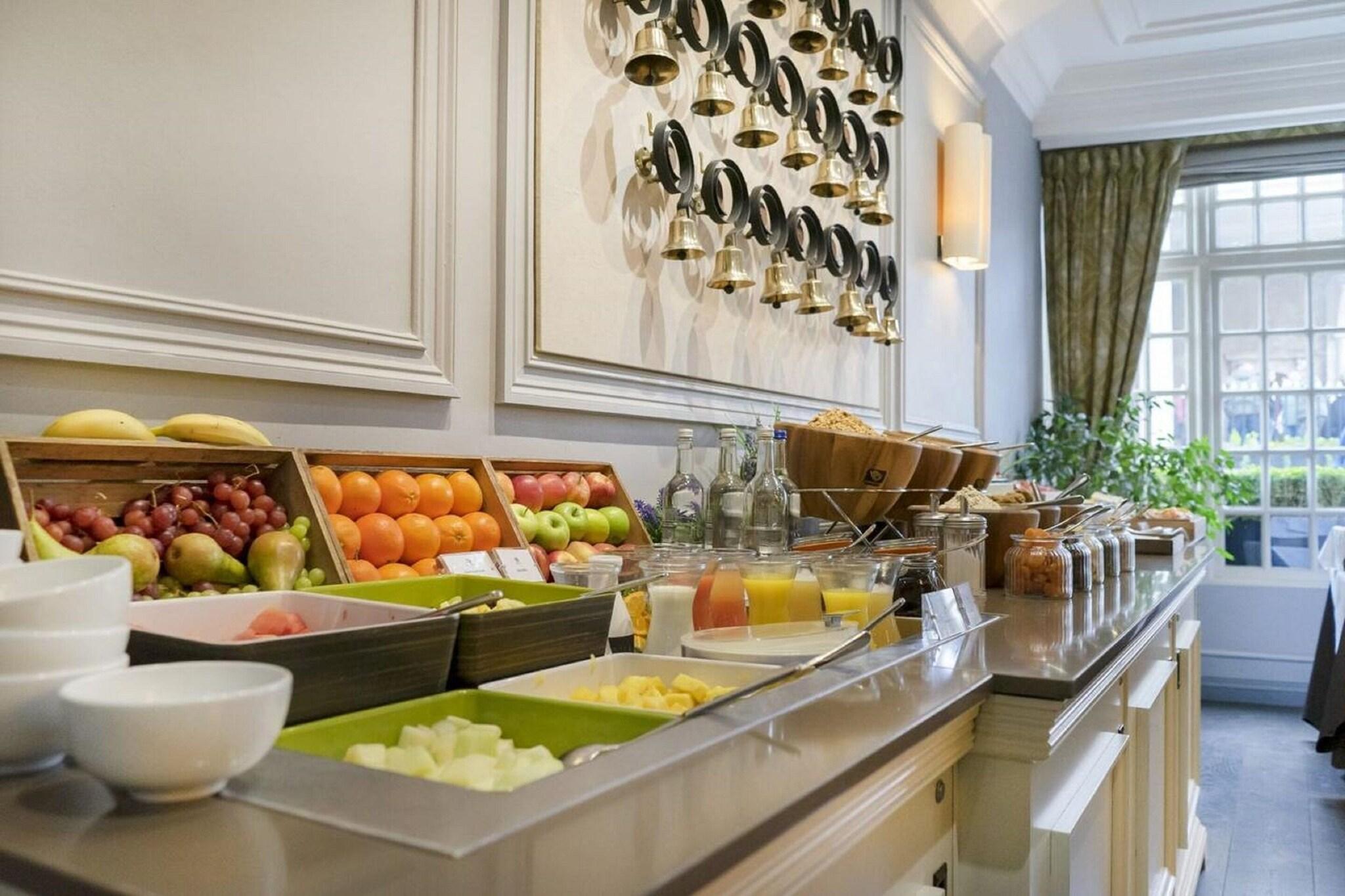 The Castle Hotel Windsor by null