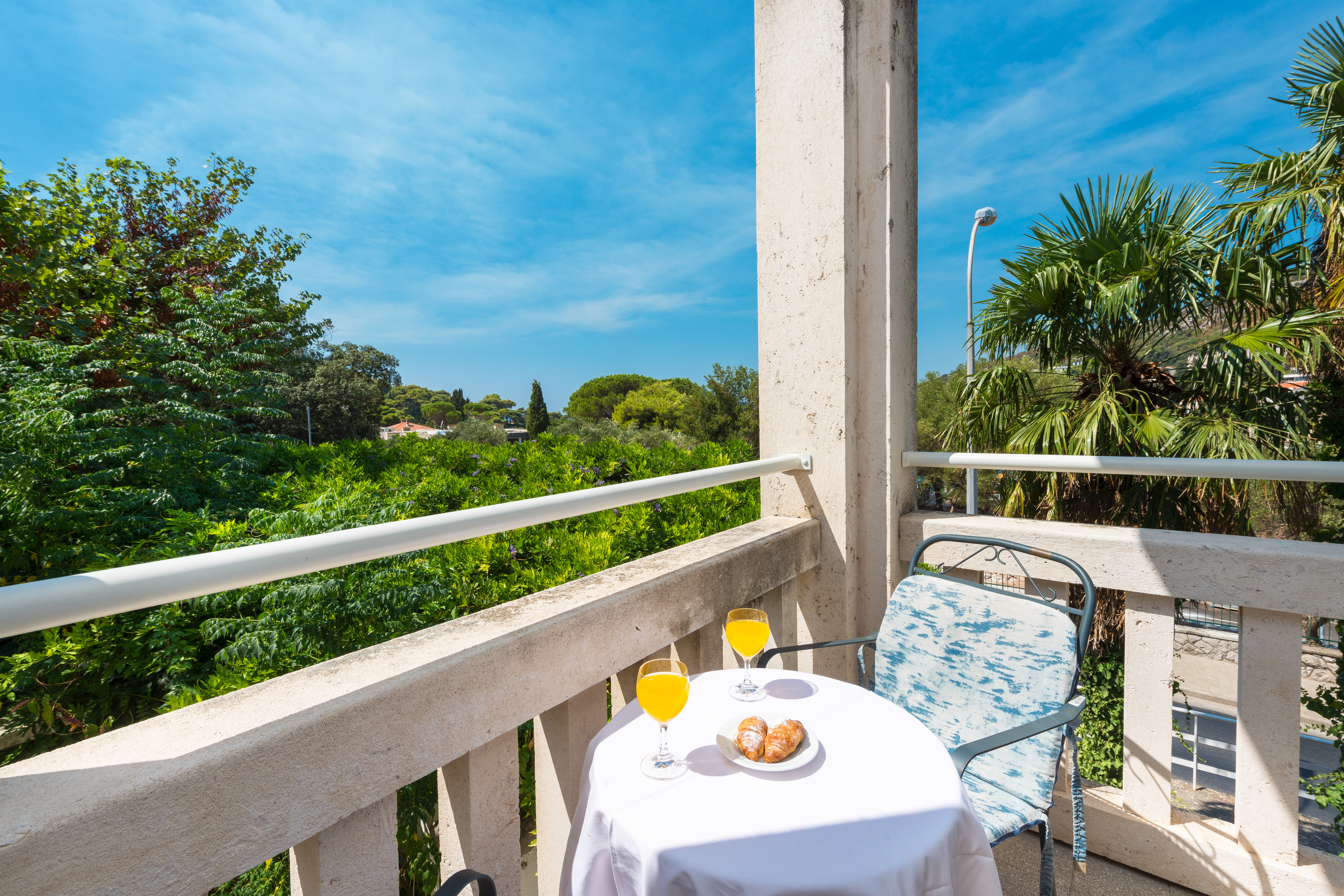 ホテル コモドール