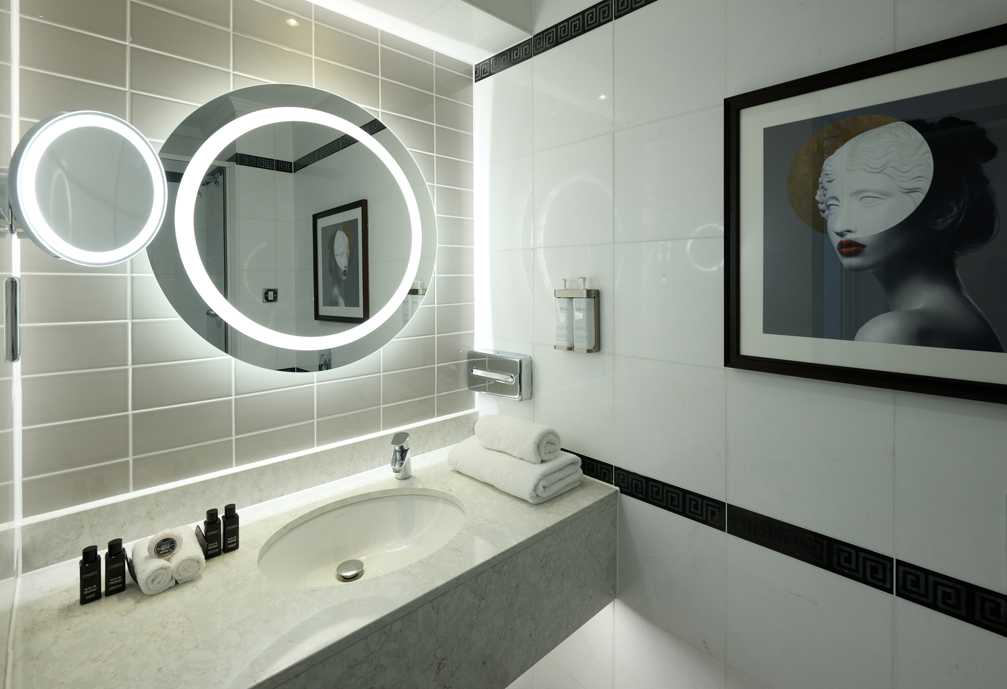 Leonardo Royal Hotel London City