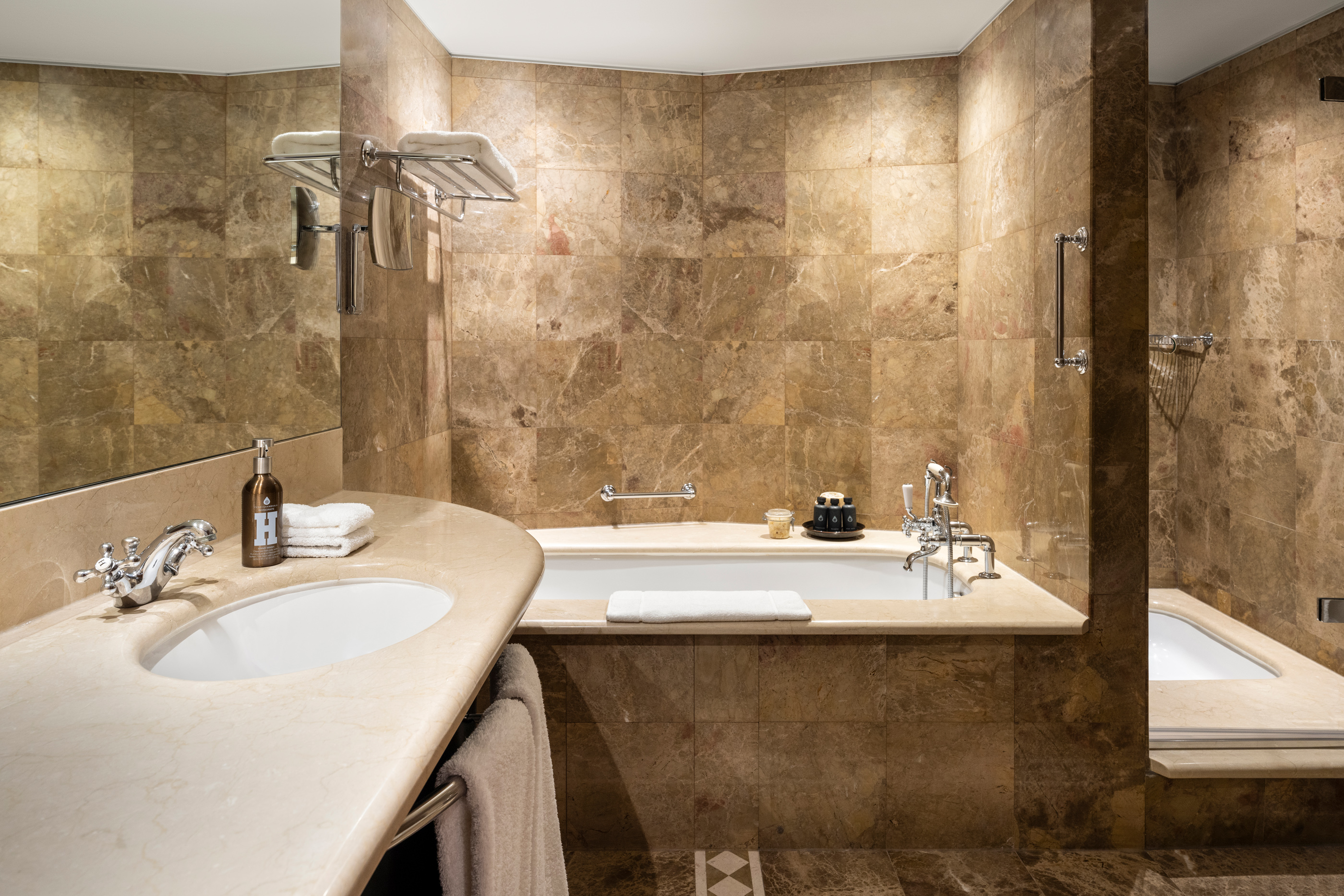 COMO The Halkin, London by null