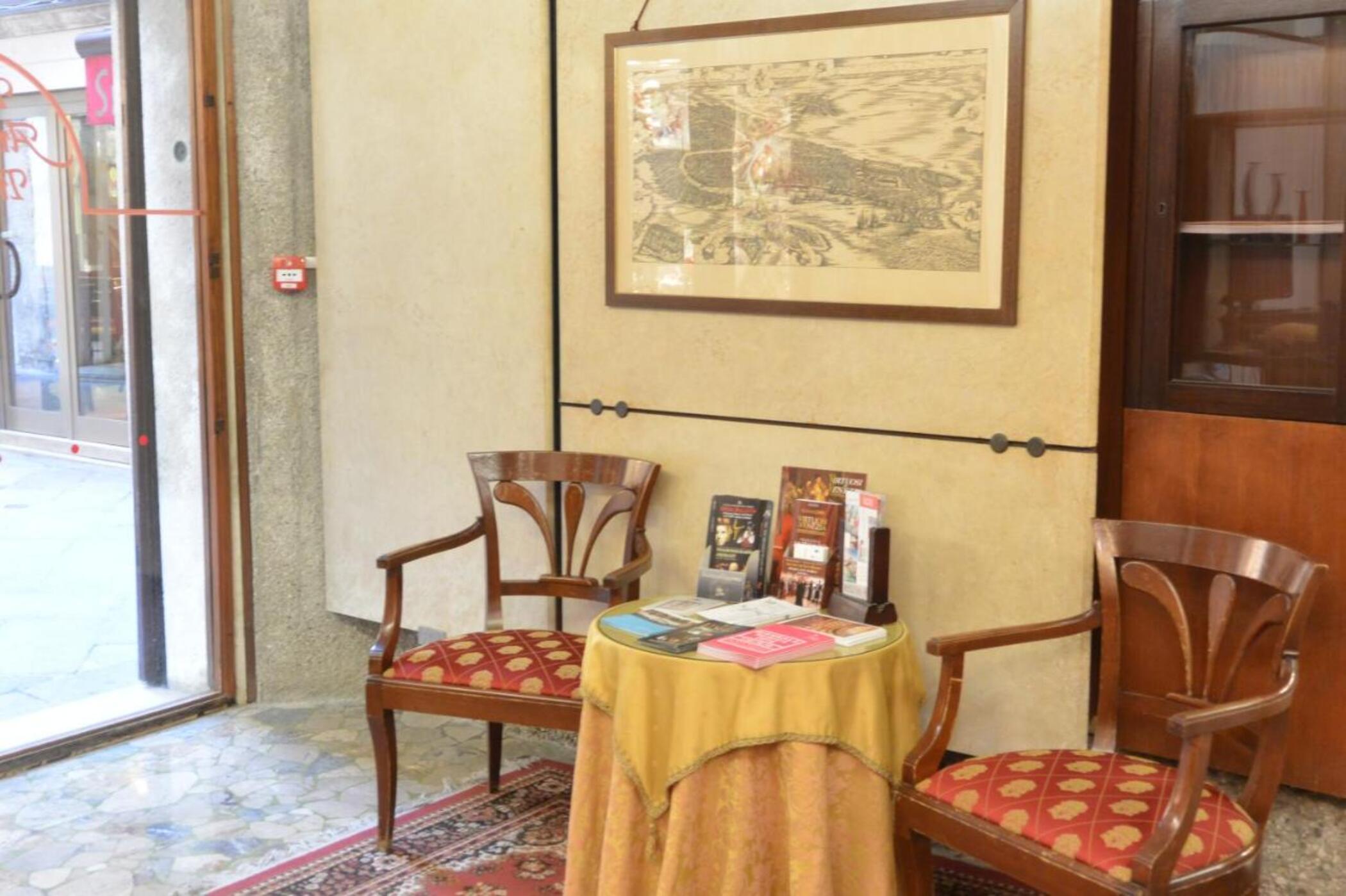 Ambassador Tre Rose - attēls