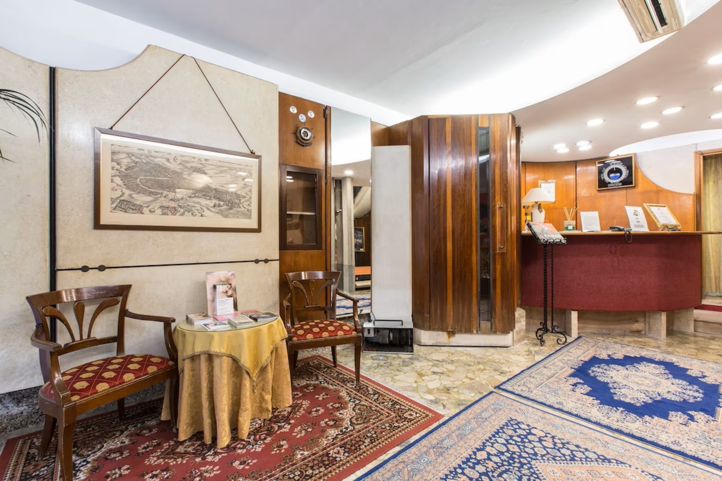 Ambassador Tre Rose - attēls